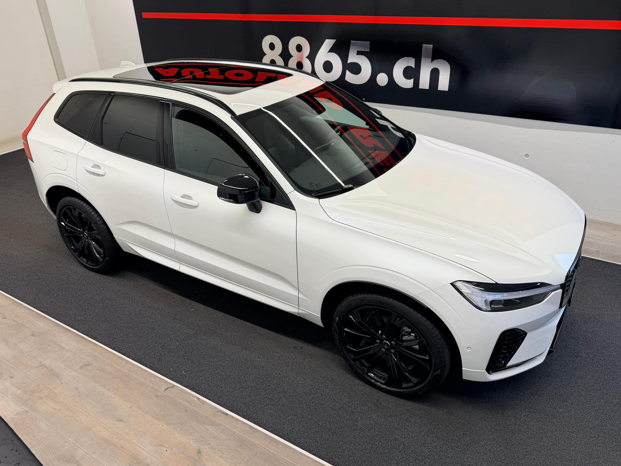 listing desktop thumbnail image 4