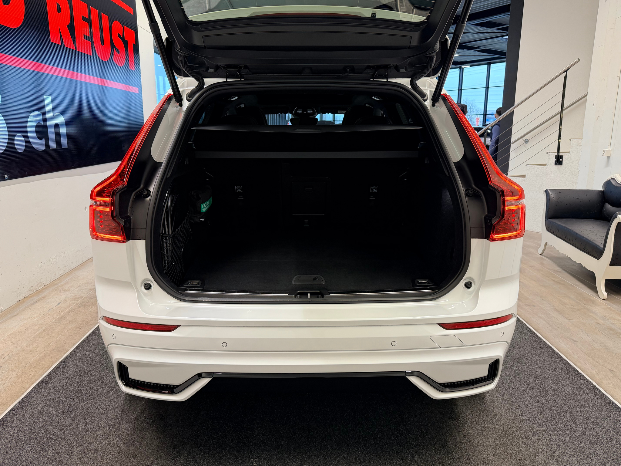 listing desktop thumbnail image 9