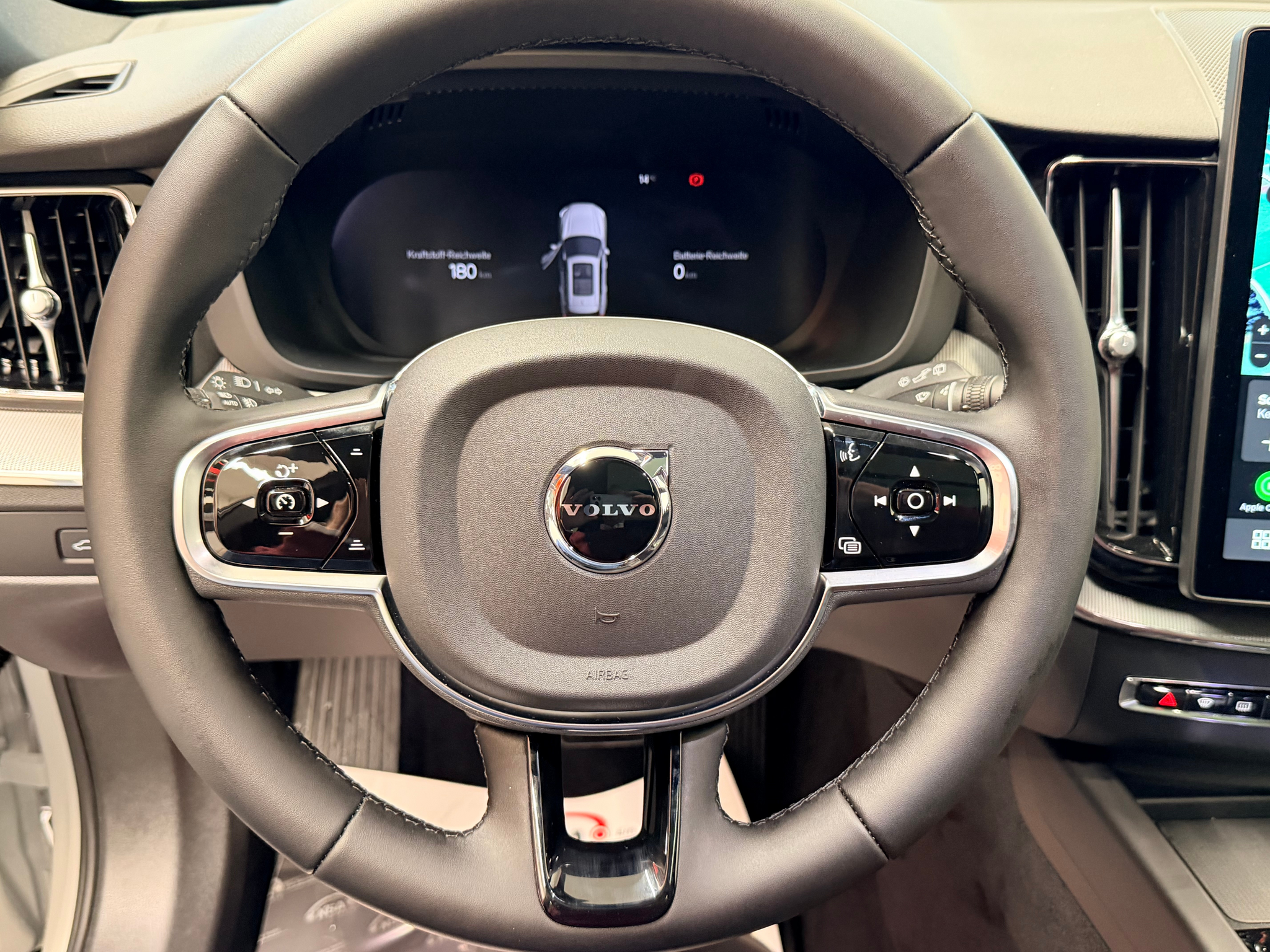 listing desktop thumbnail image 25