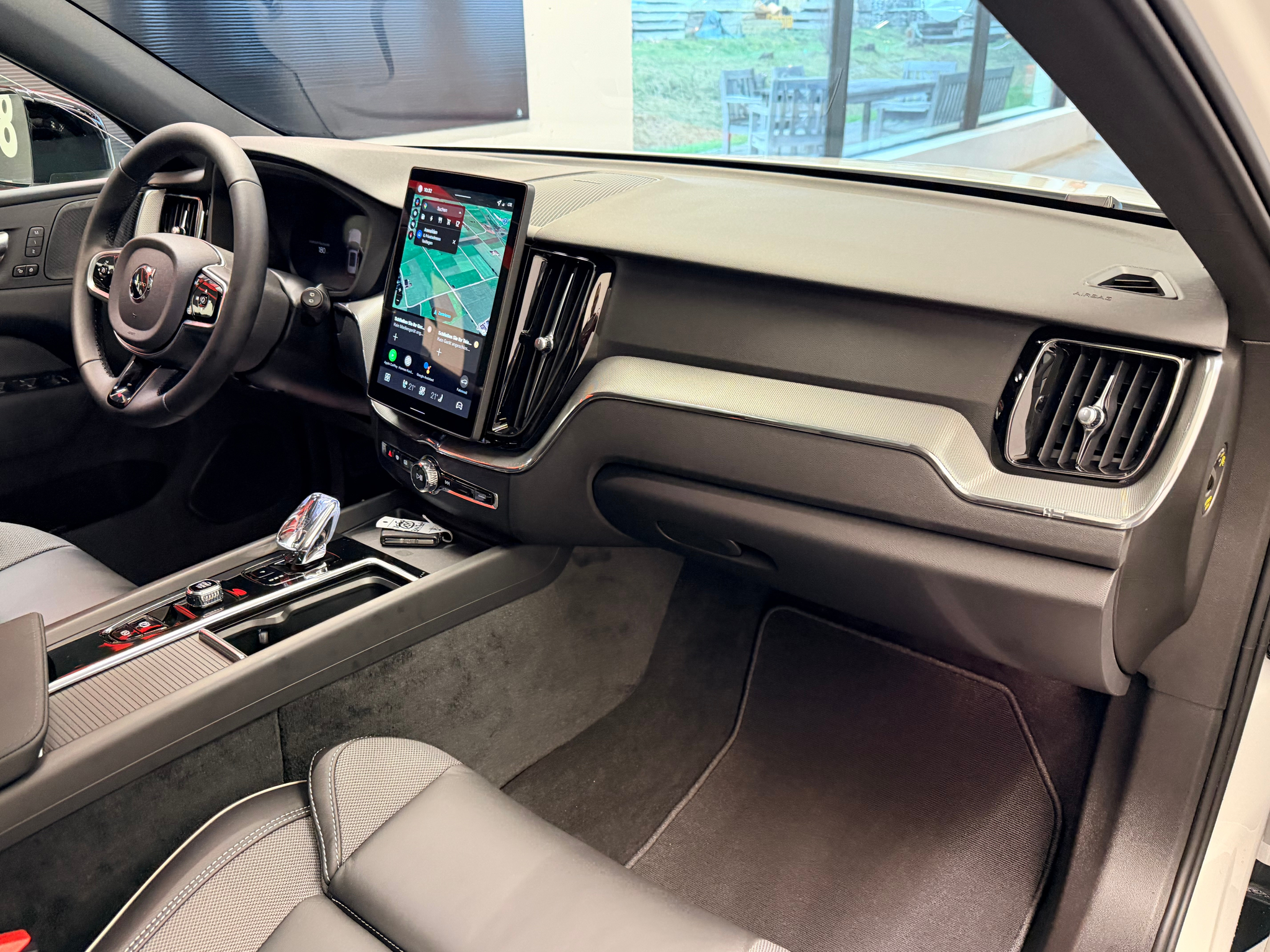 listing desktop thumbnail image 19