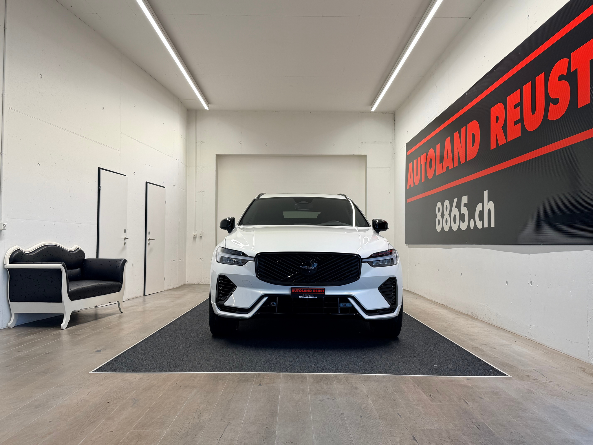 listing desktop thumbnail image 3