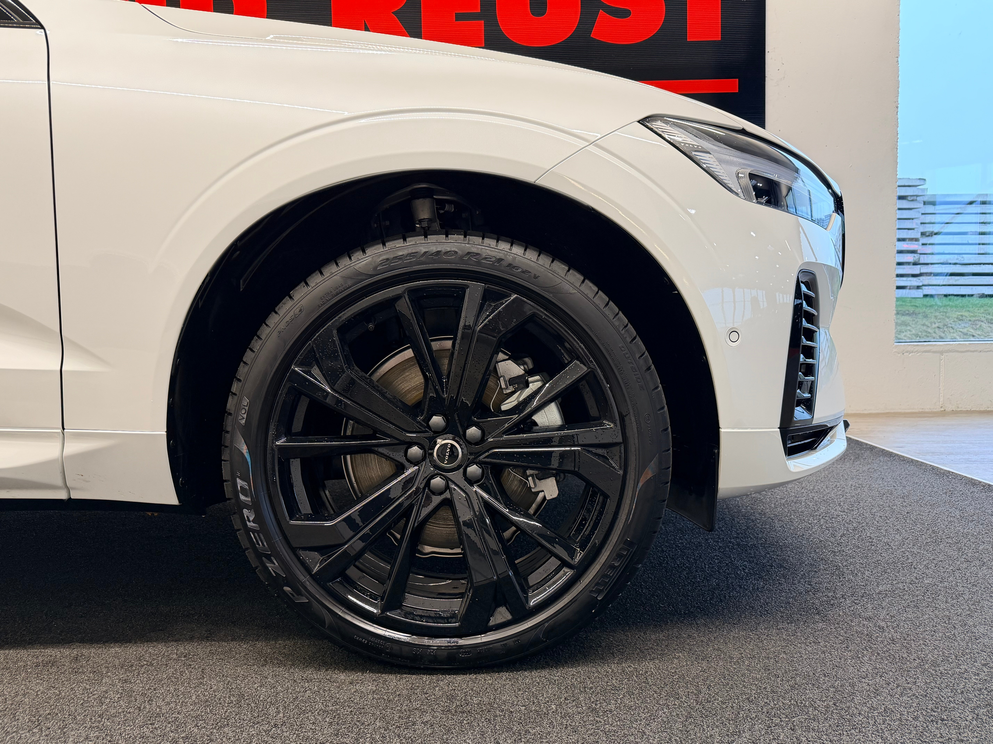 listing desktop thumbnail image 5