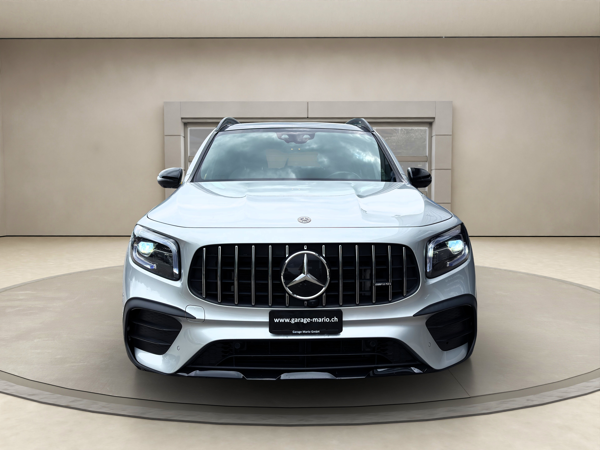 listing desktop thumbnail image 1