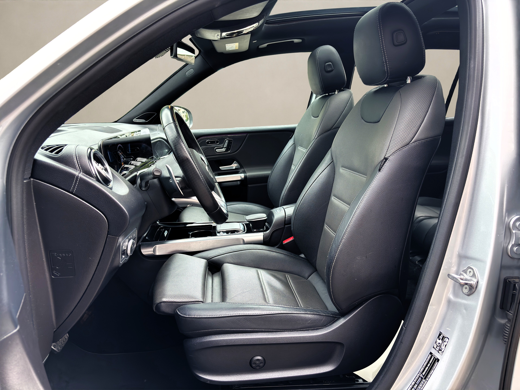 listing desktop thumbnail image 8