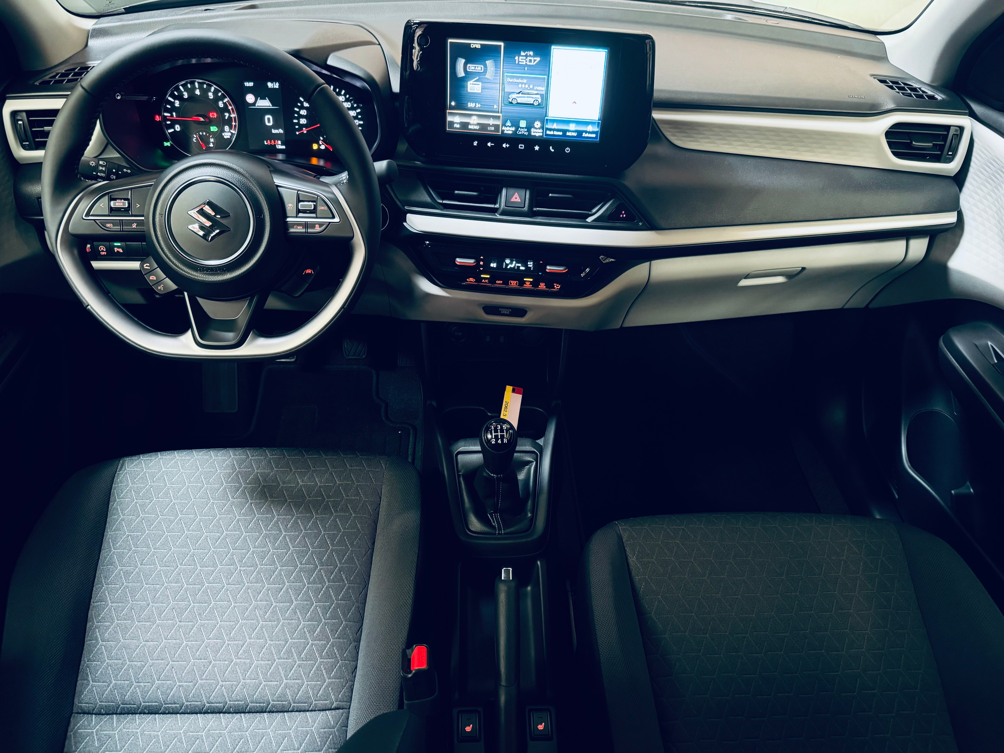 listing desktop thumbnail image 17