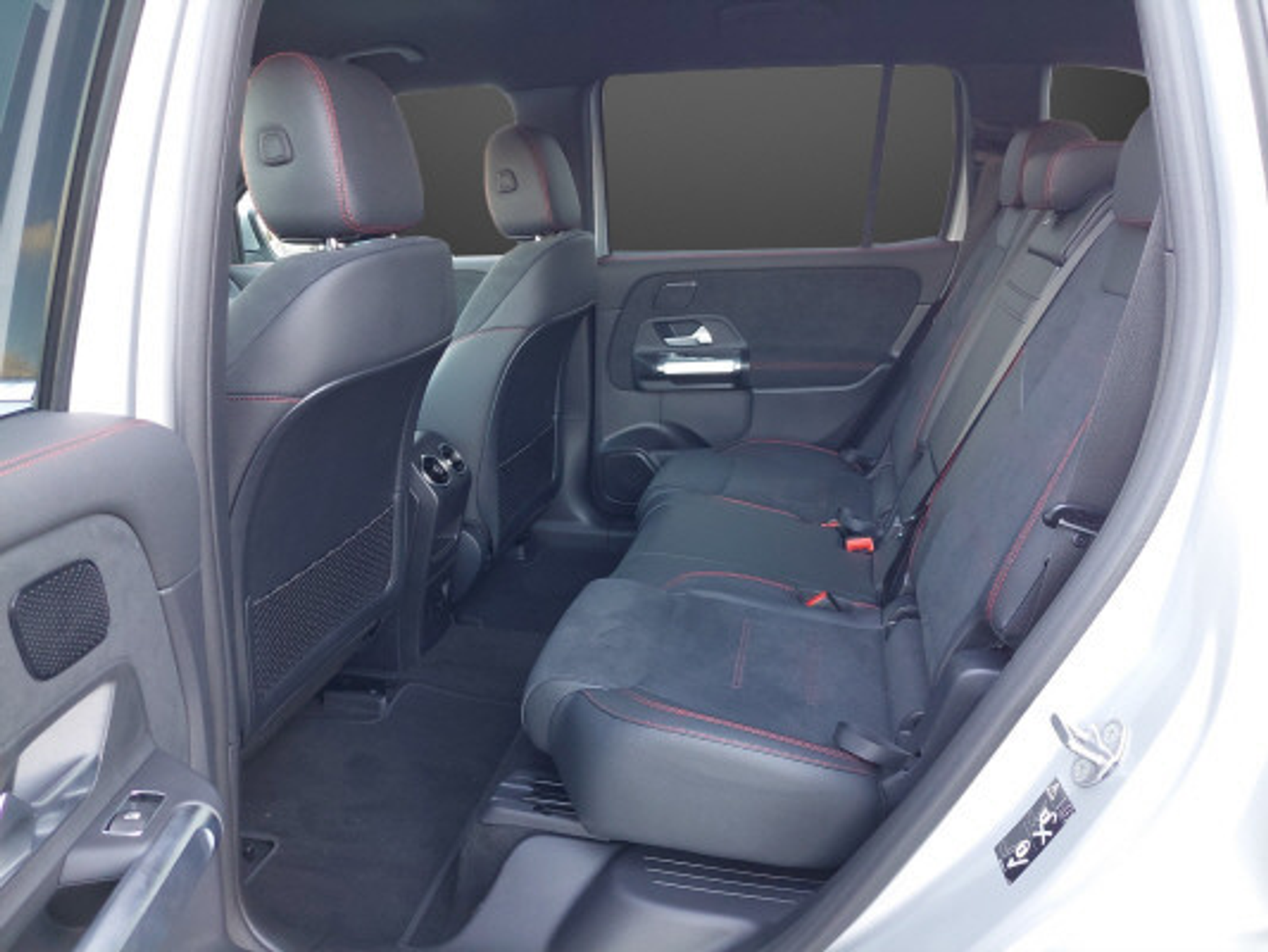 listing desktop thumbnail image 9