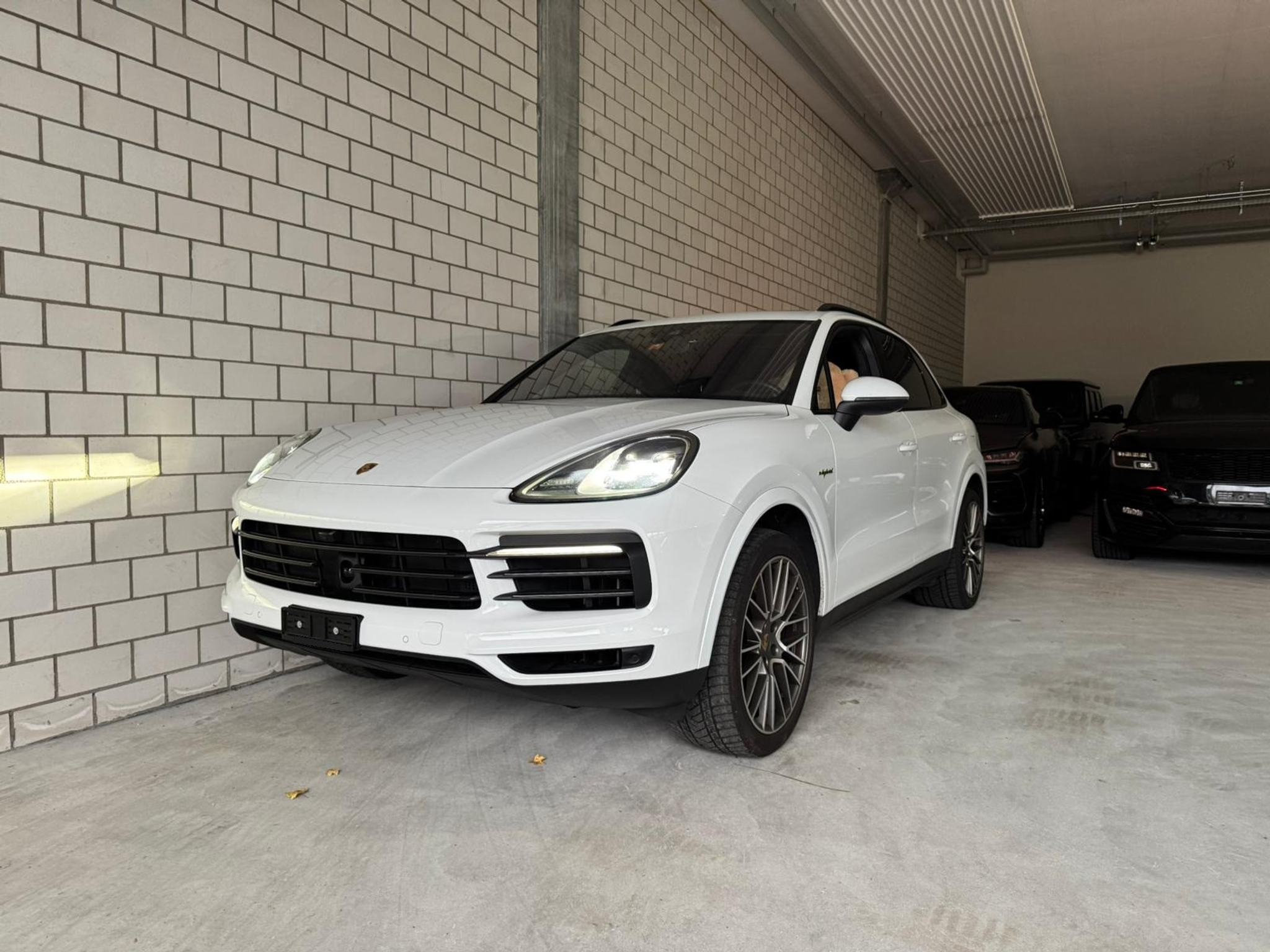 listing desktop thumbnail image 1