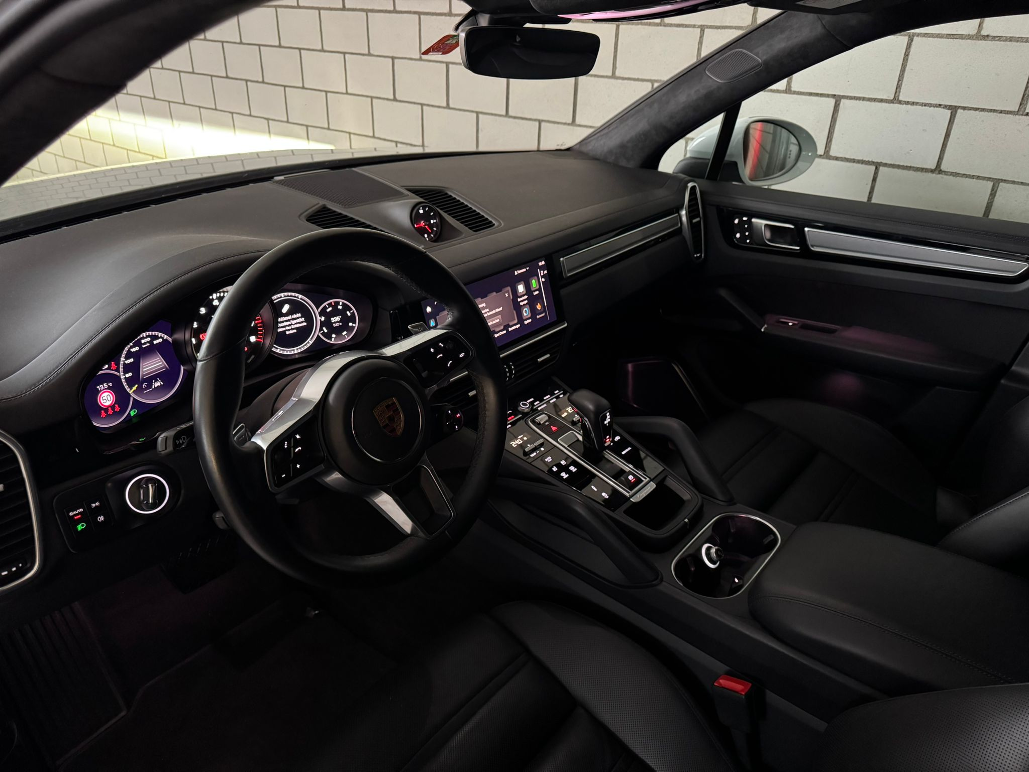 listing desktop thumbnail image 3