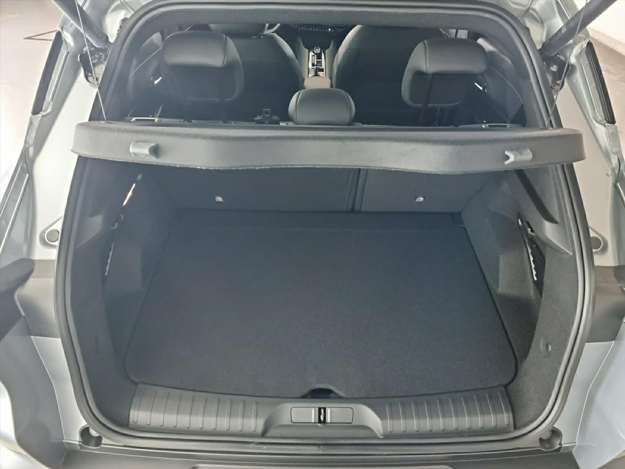 listing desktop thumbnail image 13