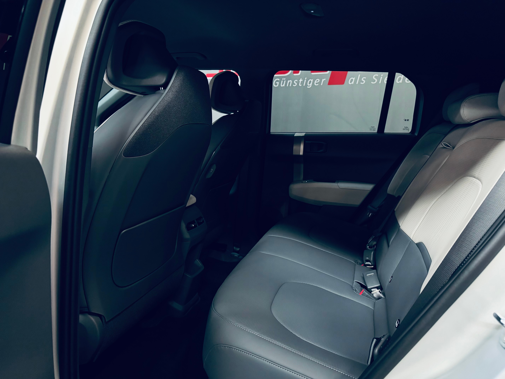 listing desktop thumbnail image 12