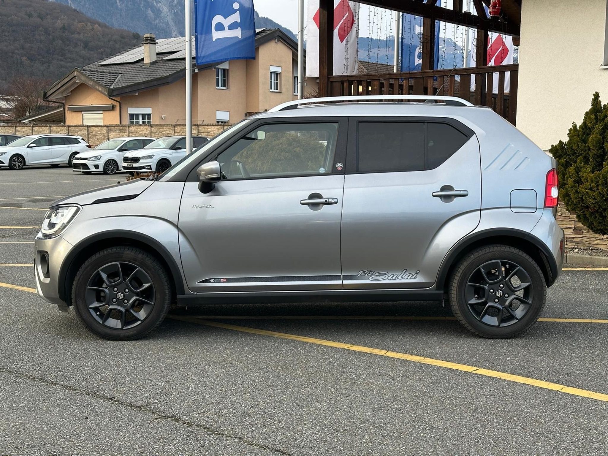 listing desktop thumbnail image 1