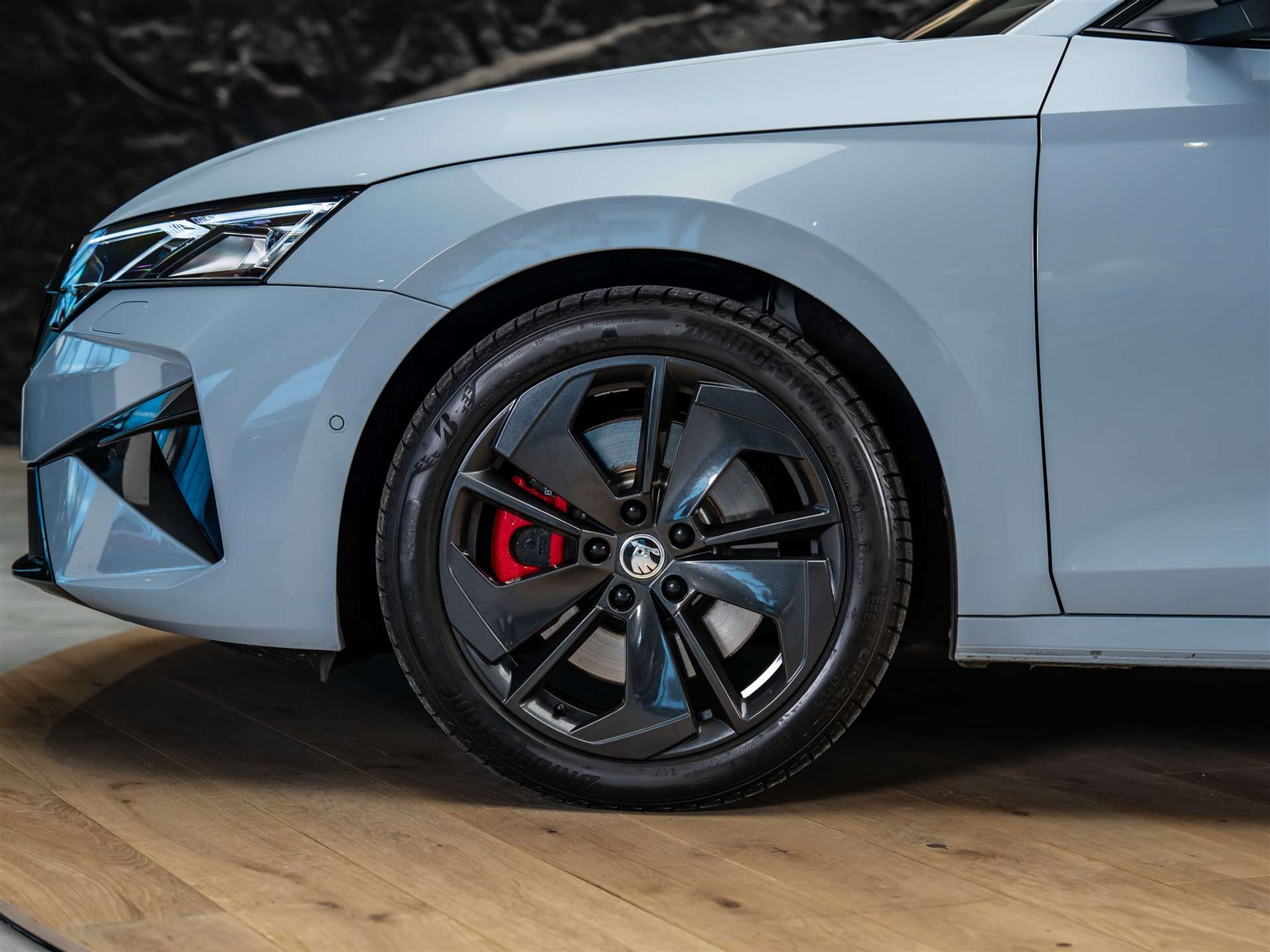 listing desktop thumbnail image 16