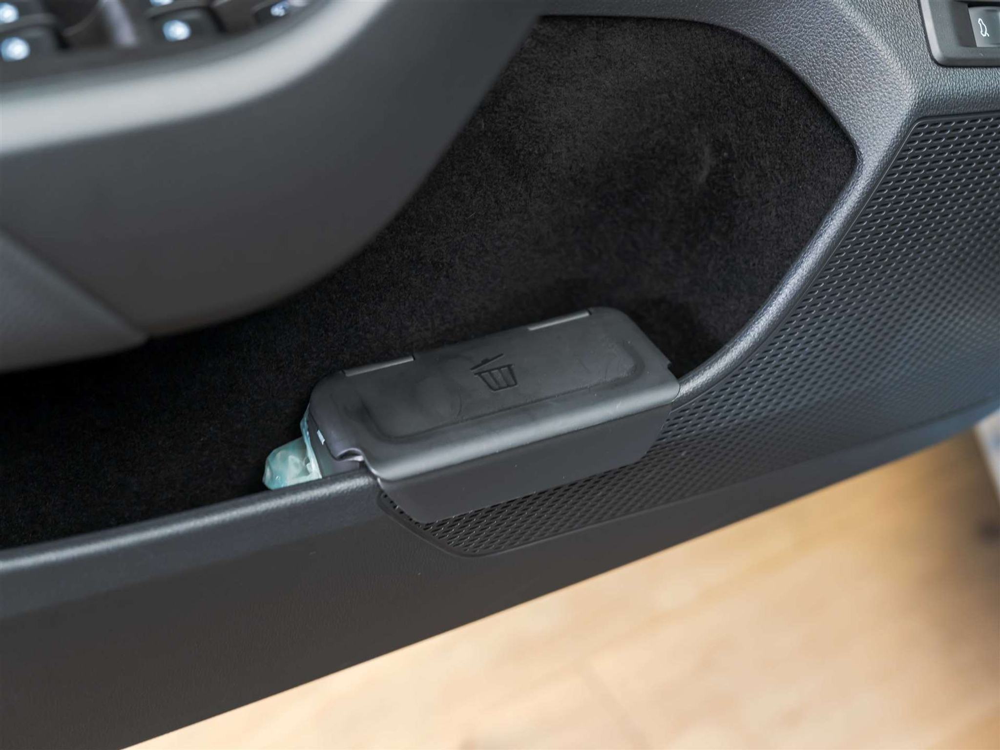 listing desktop thumbnail image 24