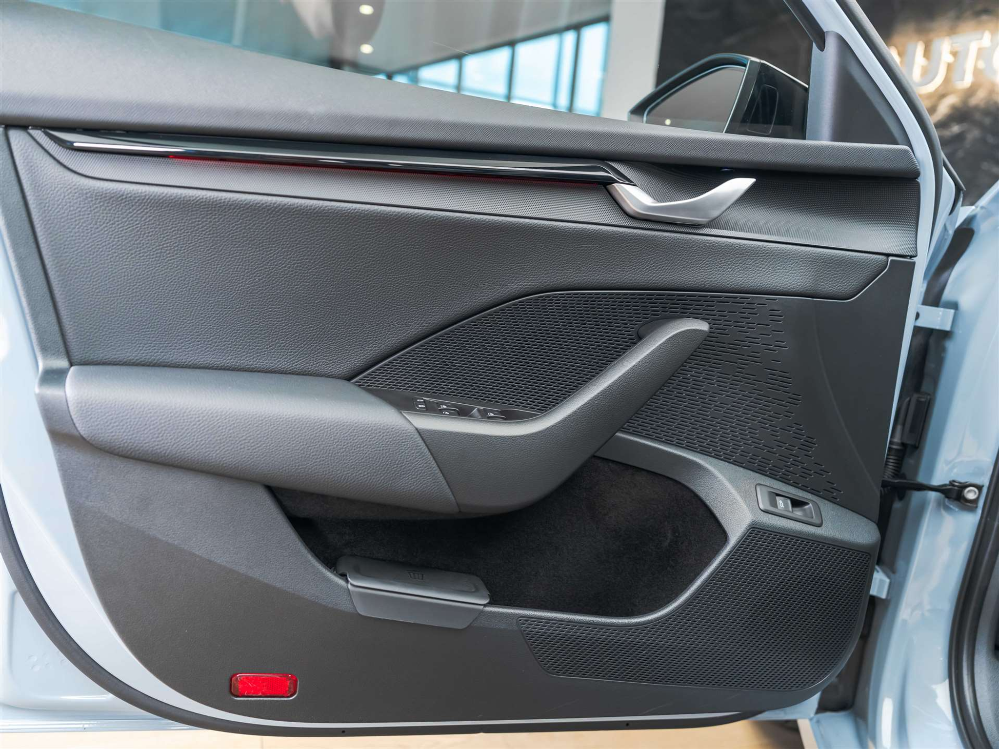 listing desktop thumbnail image 23