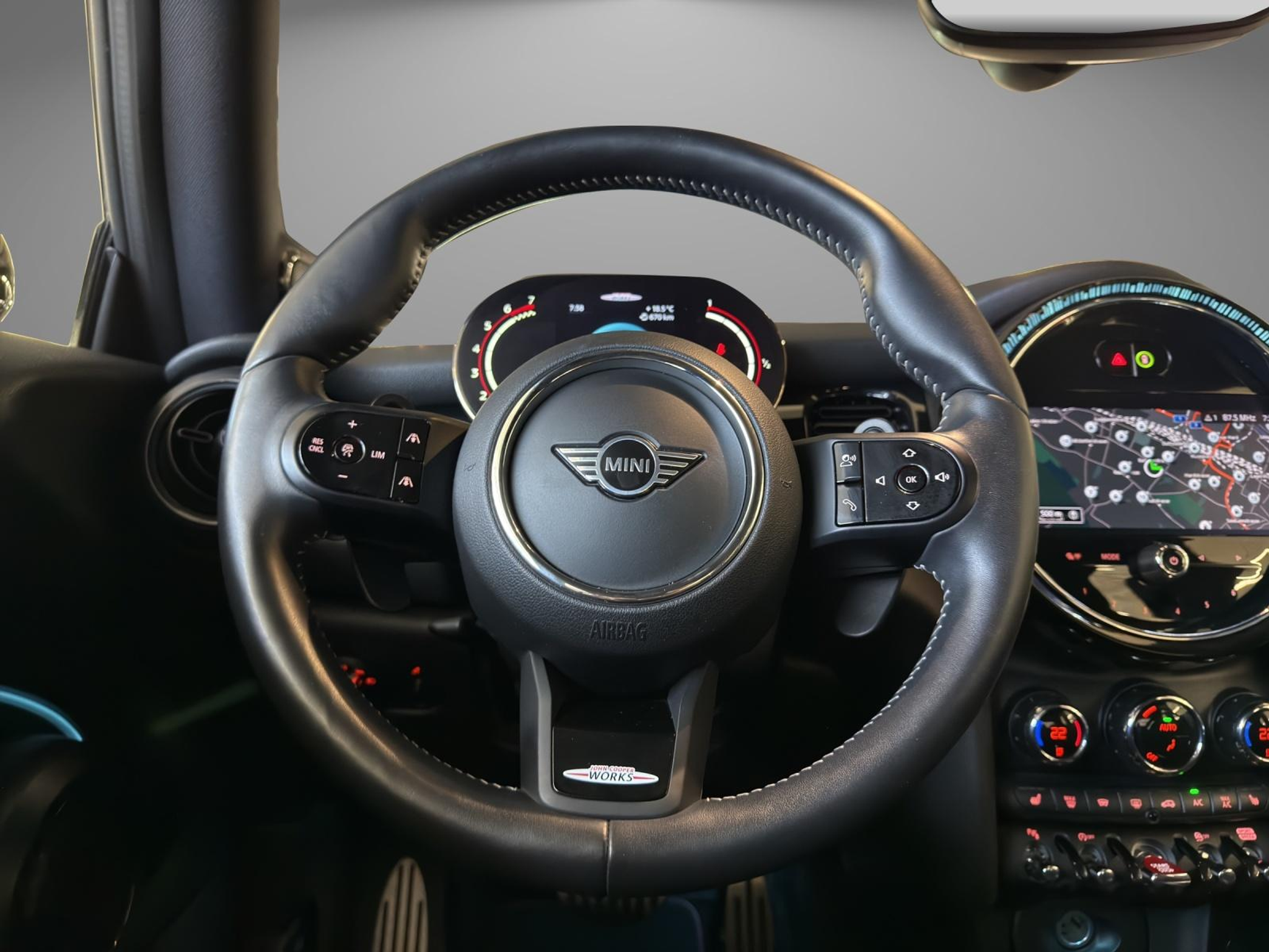 listing desktop thumbnail image 9