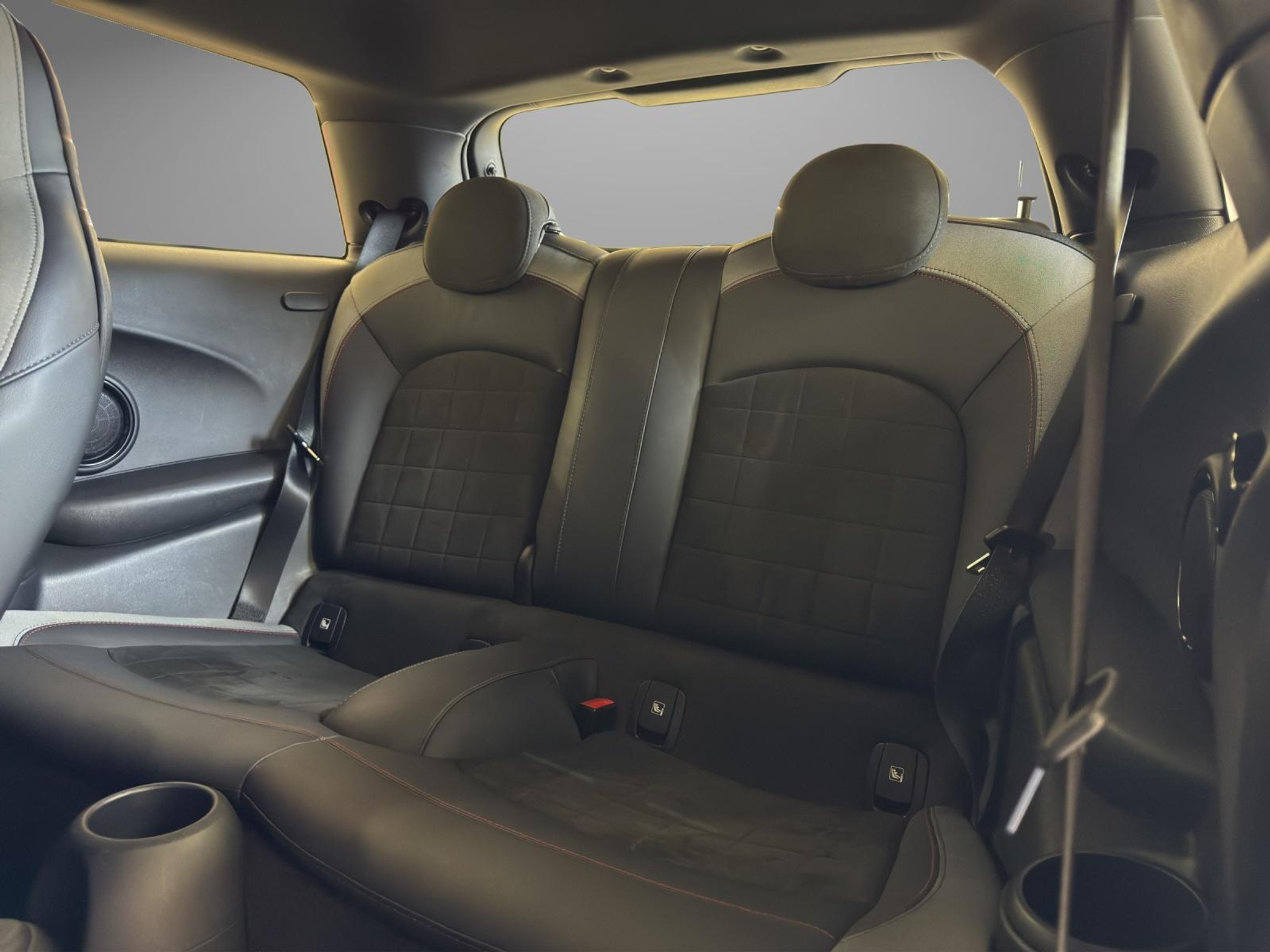 listing desktop thumbnail image 15