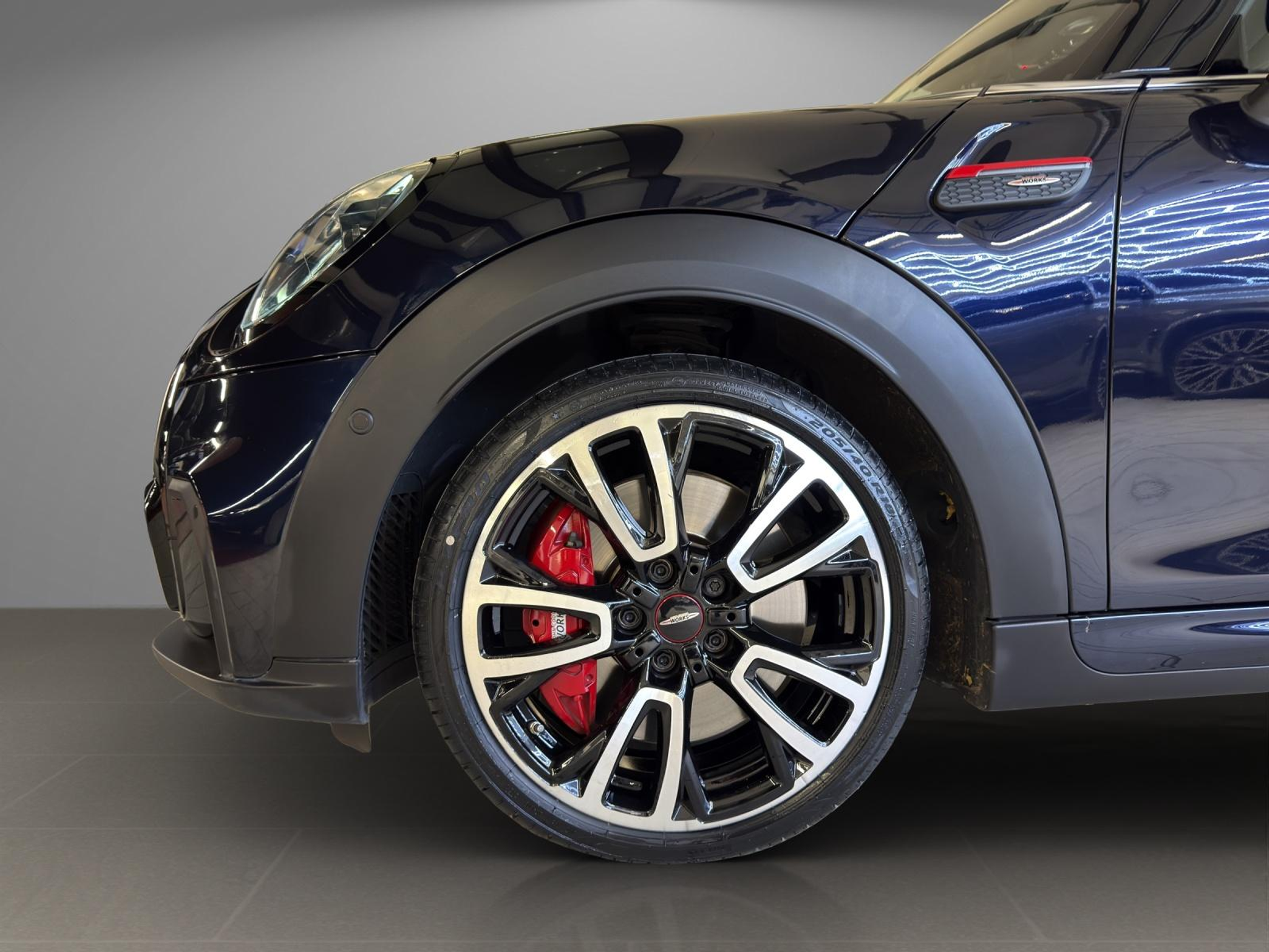 listing desktop thumbnail image 16