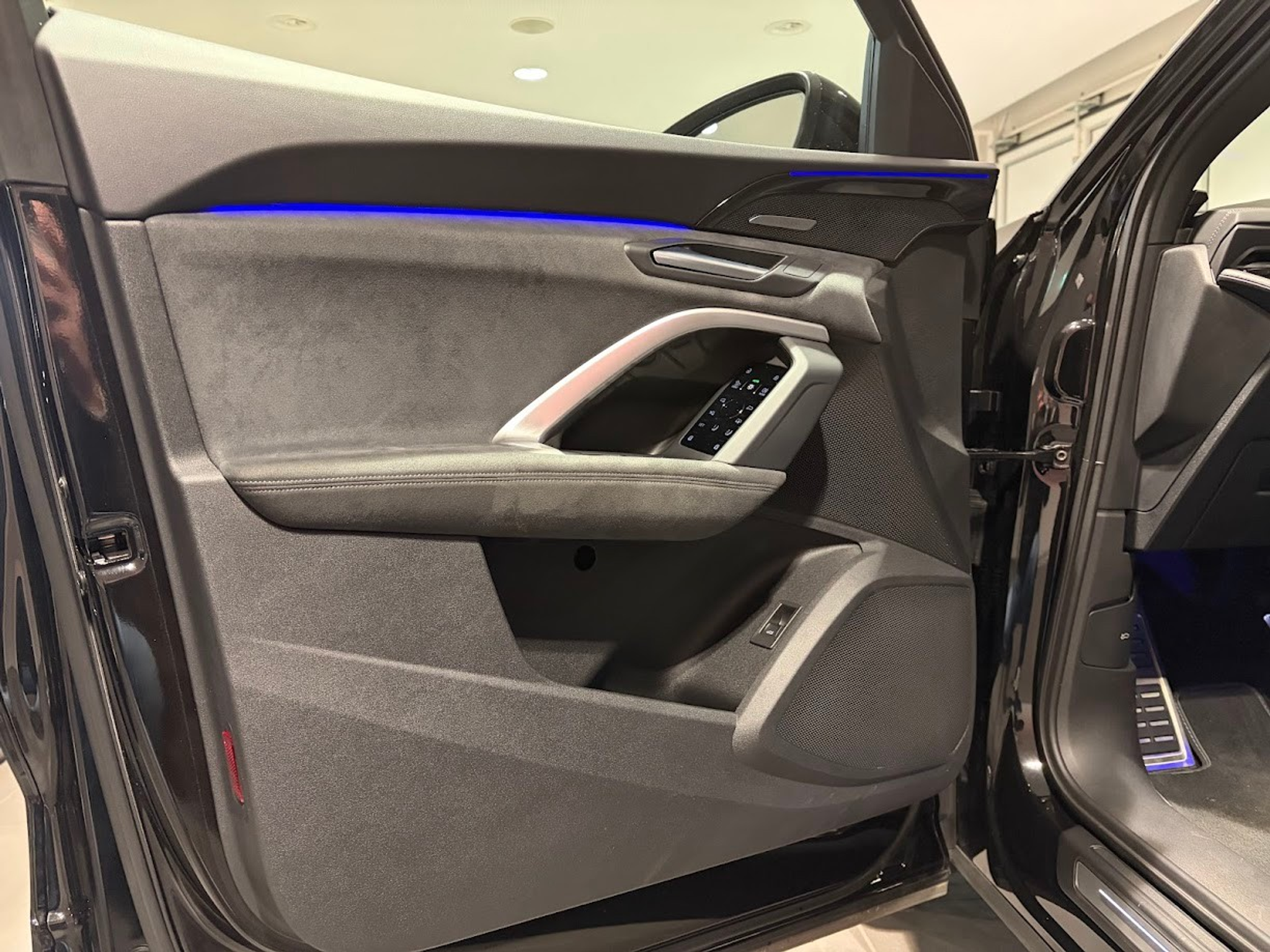 listing desktop thumbnail image 2