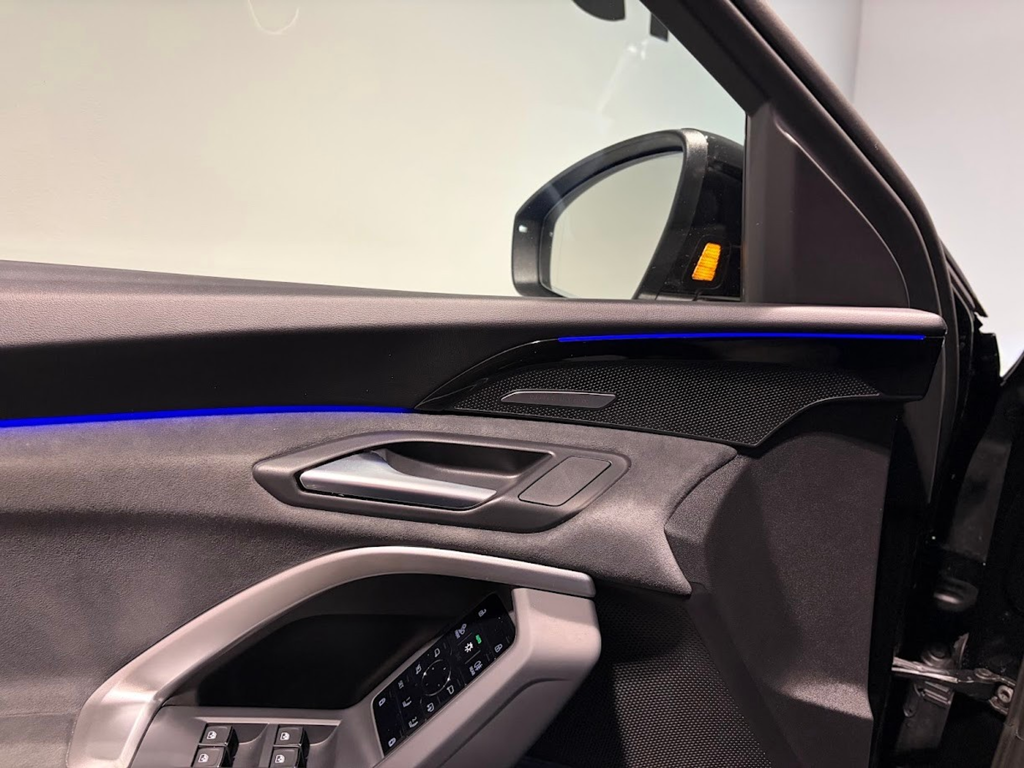 listing desktop thumbnail image 7