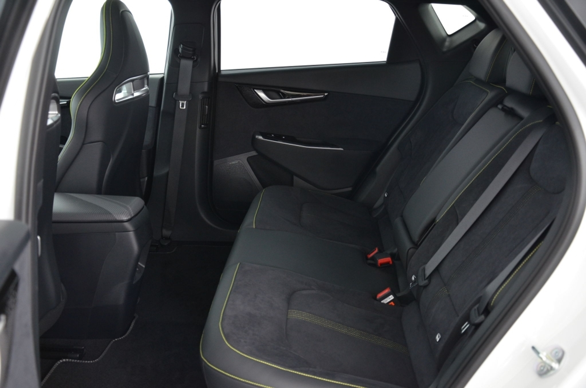 listing desktop thumbnail image 15