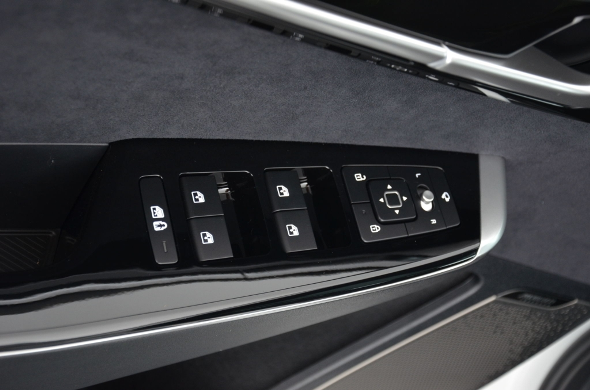 listing desktop thumbnail image 27