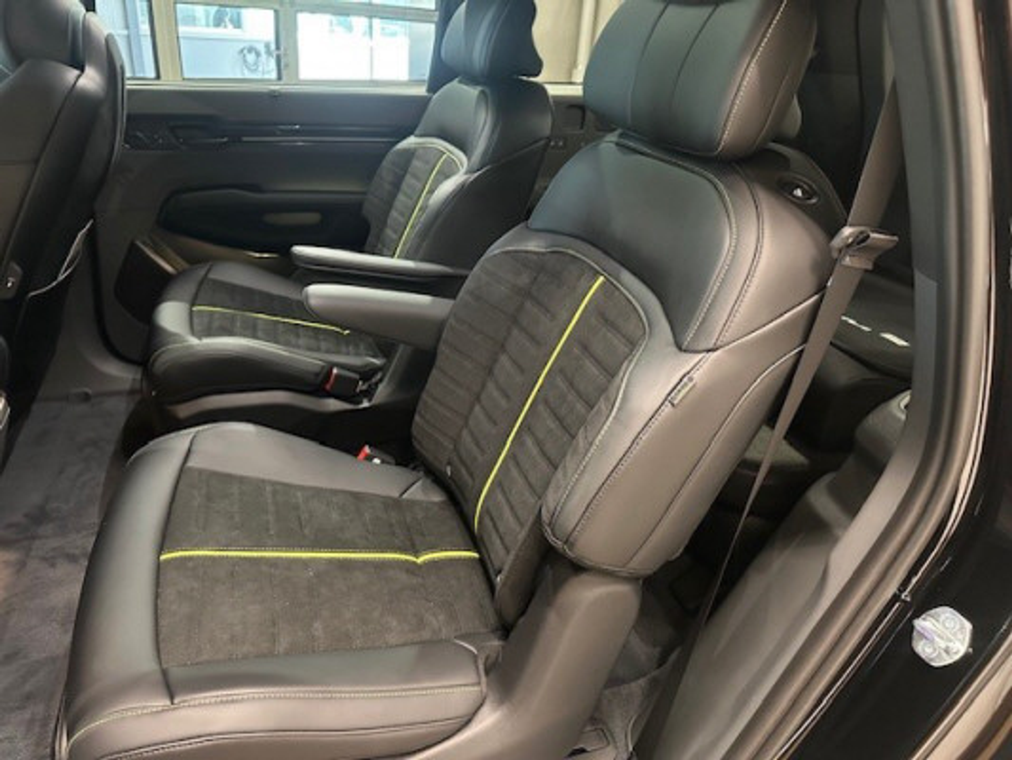 listing desktop thumbnail image 8