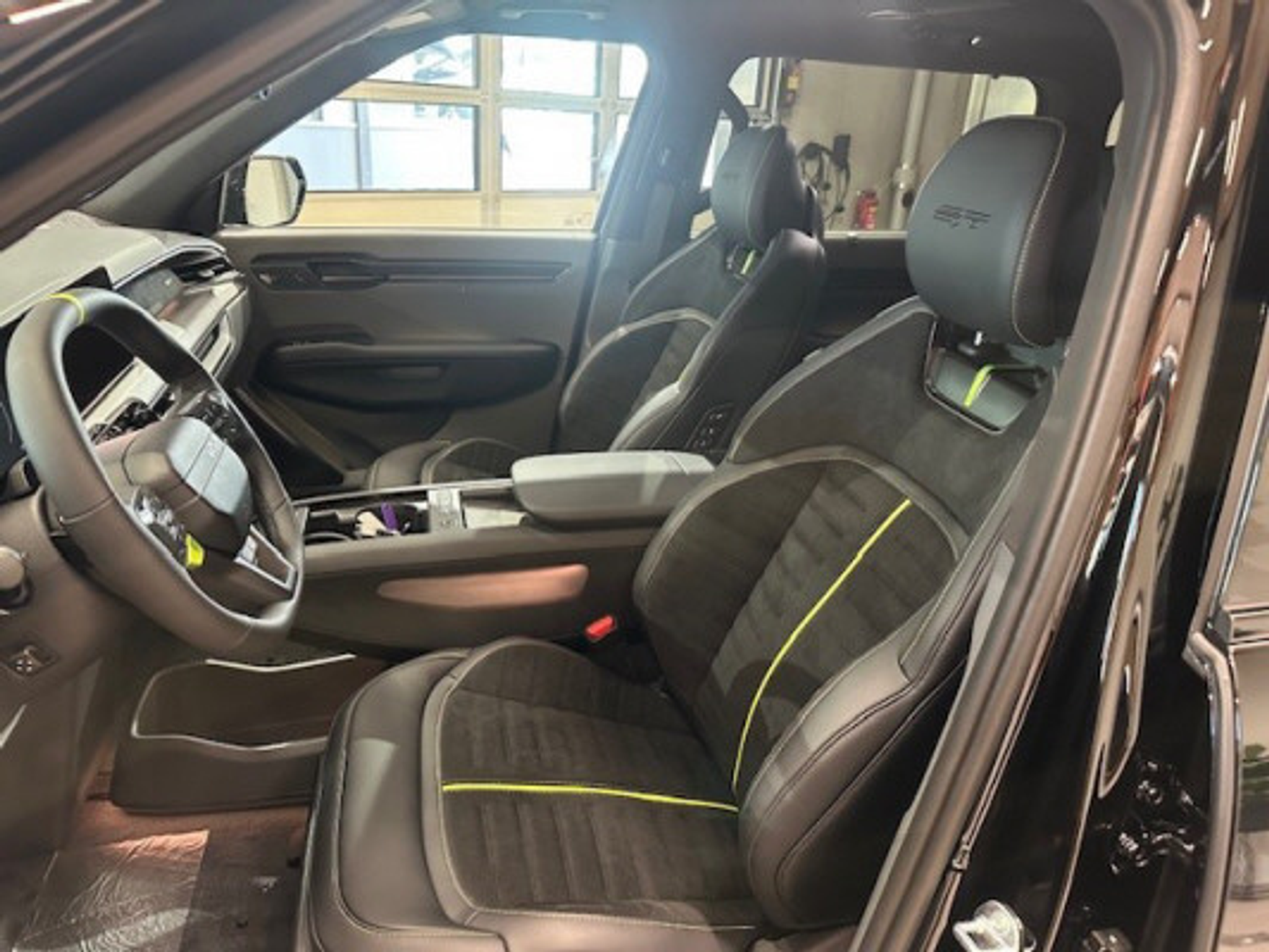 listing desktop thumbnail image 6