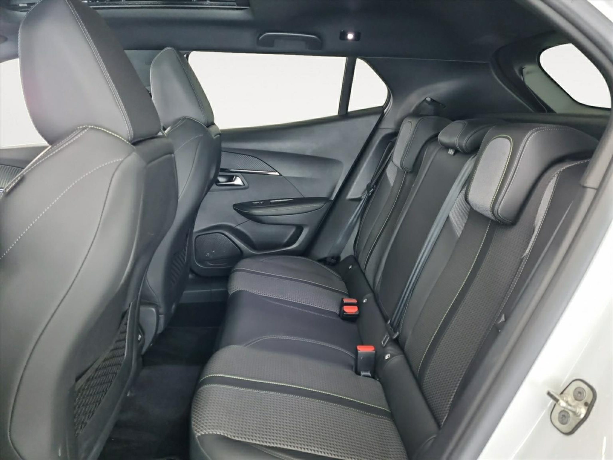 listing desktop thumbnail image 14