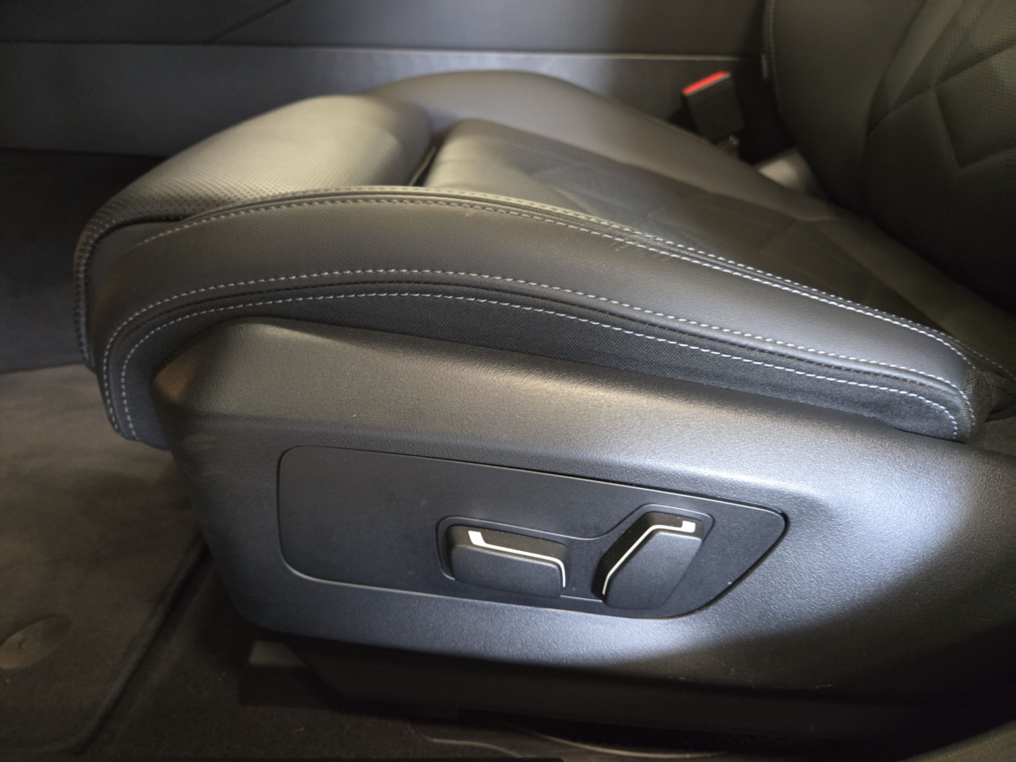 listing desktop thumbnail image 18