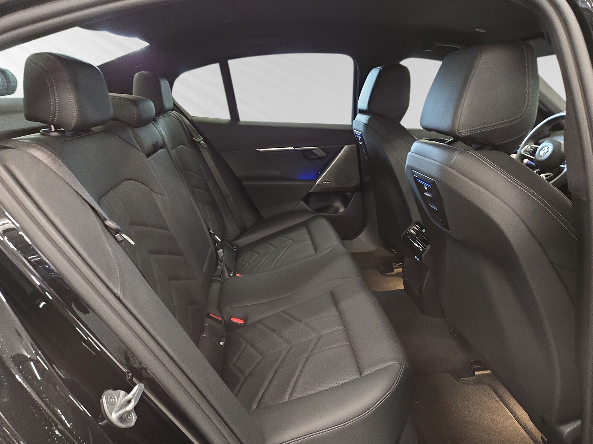 listing desktop thumbnail image 6