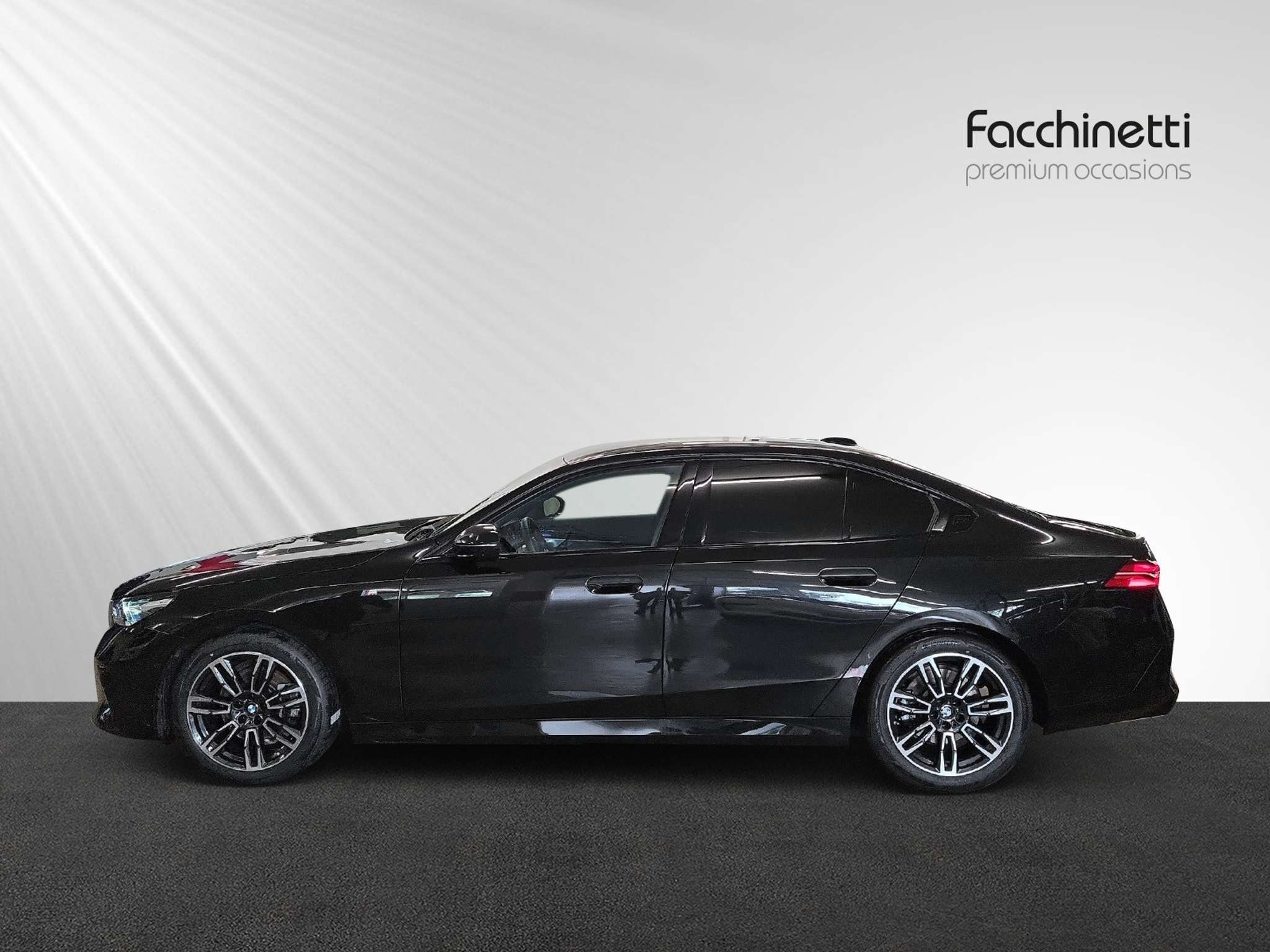 listing desktop thumbnail image 1