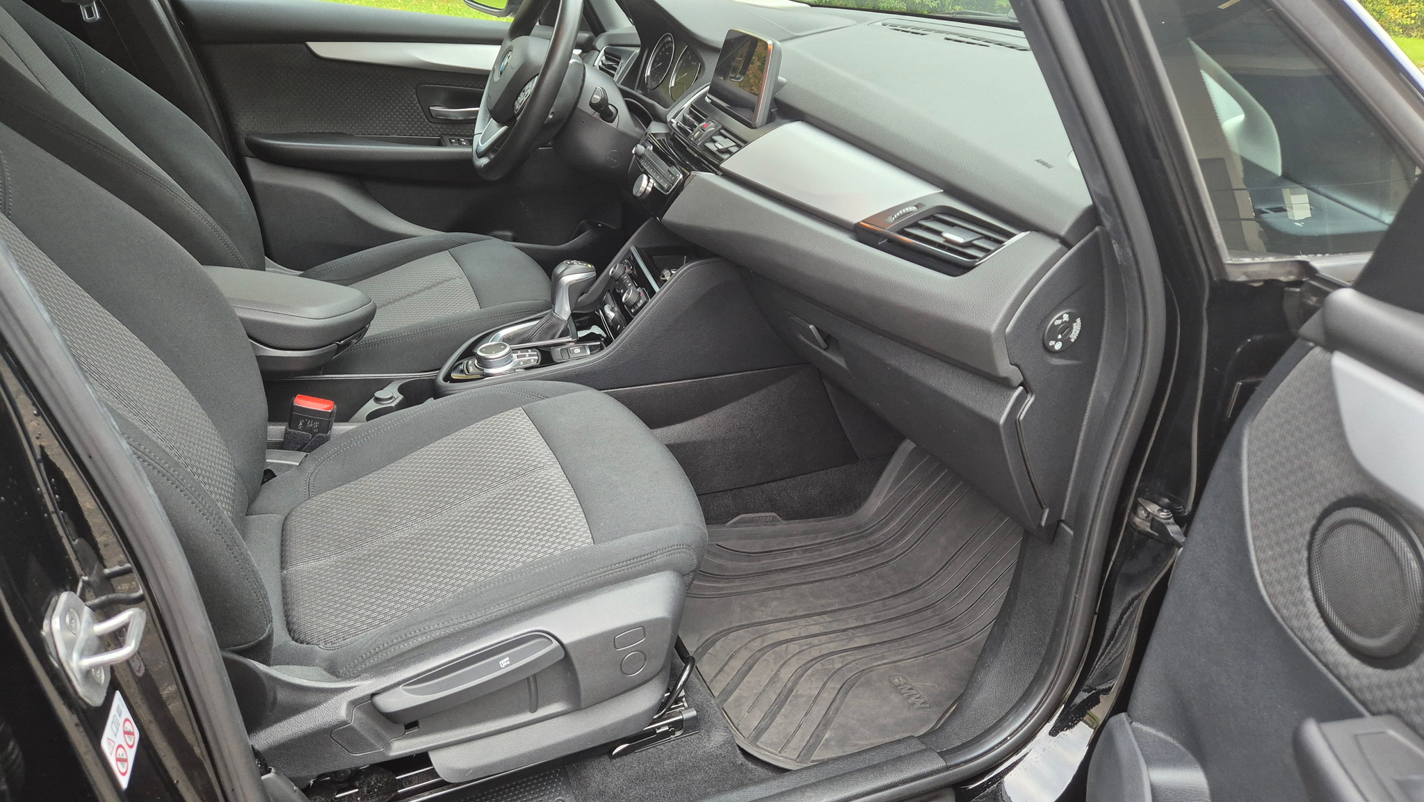 listing desktop thumbnail image 11