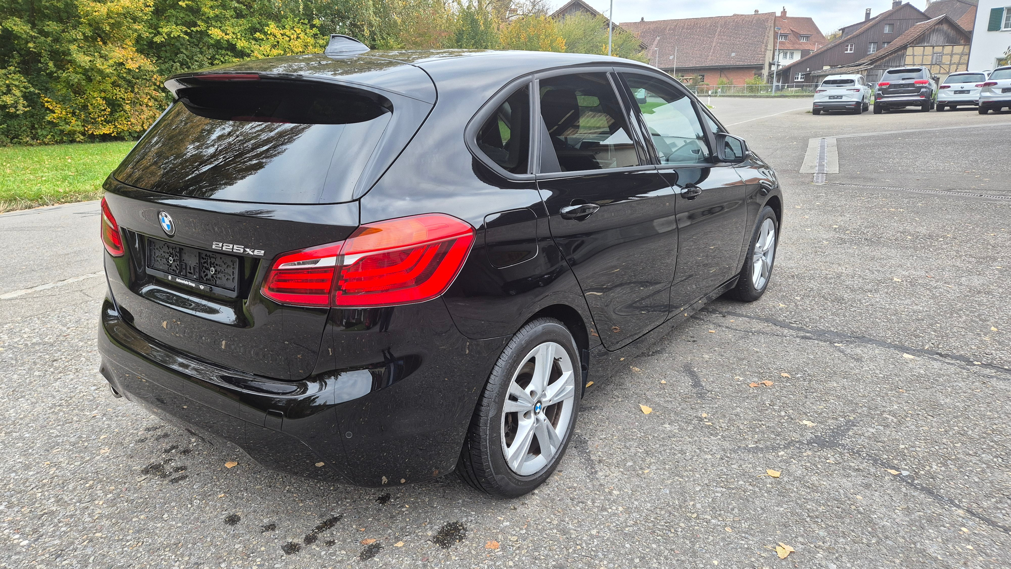 listing desktop thumbnail image 4