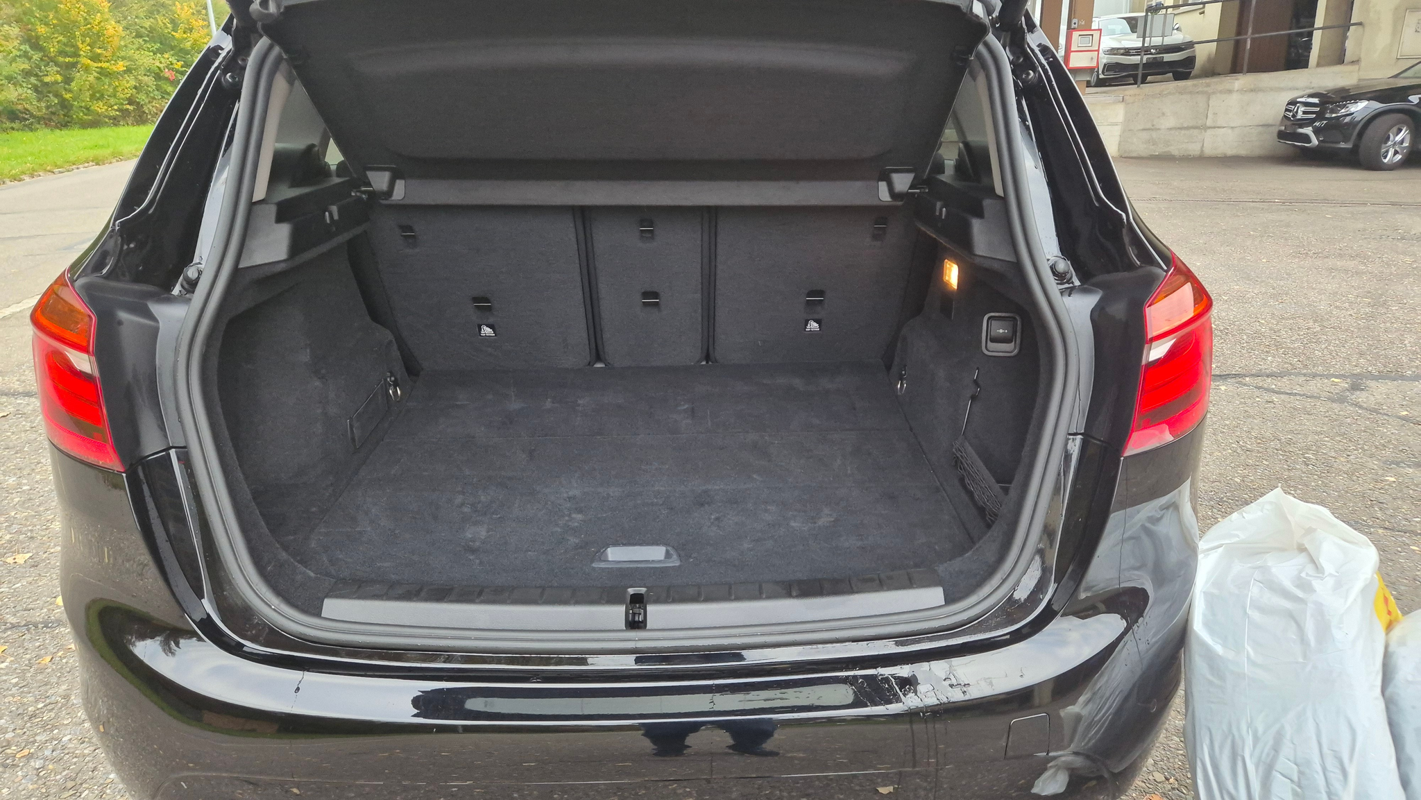 listing desktop thumbnail image 9