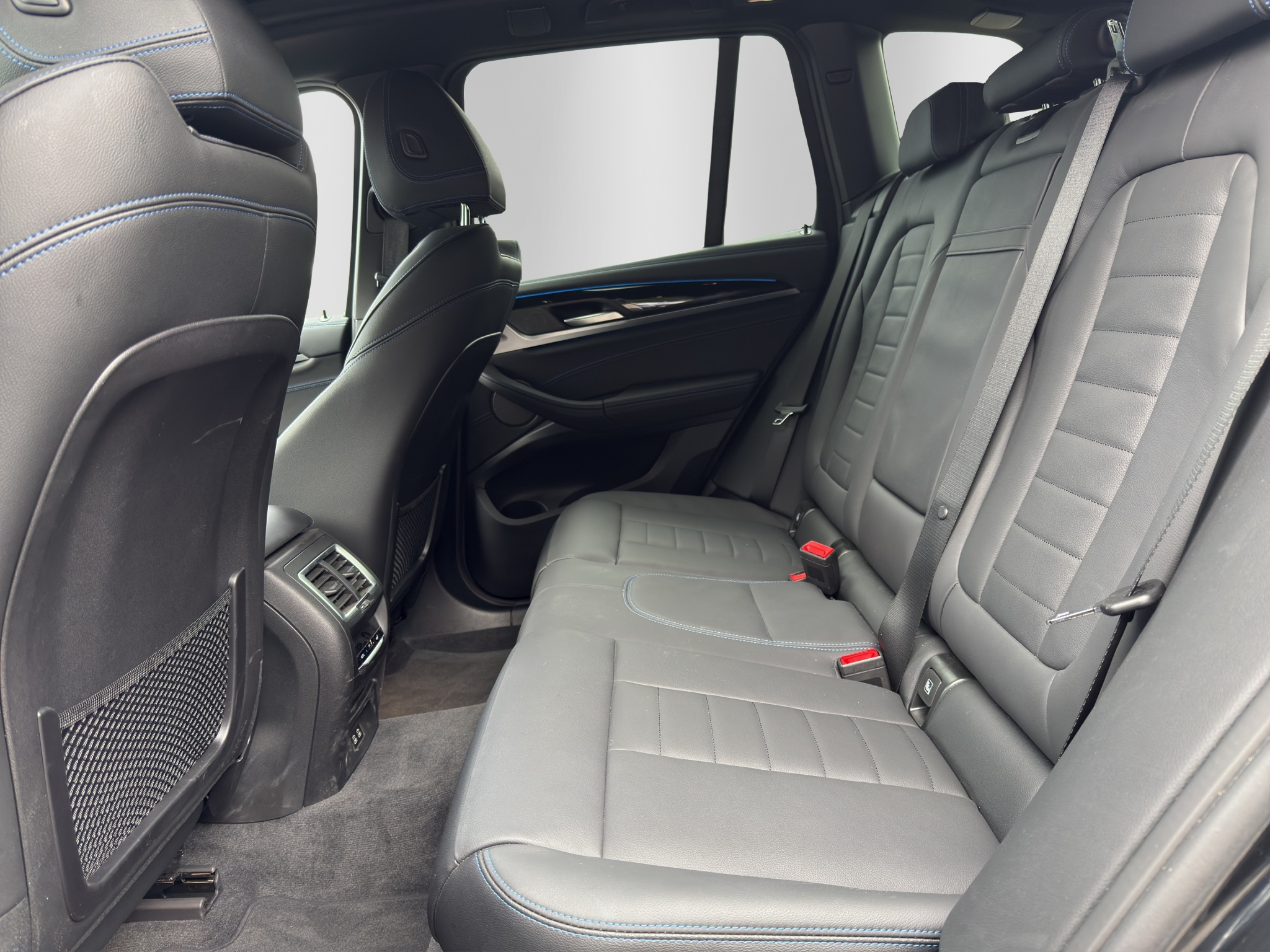 listing desktop thumbnail image 15