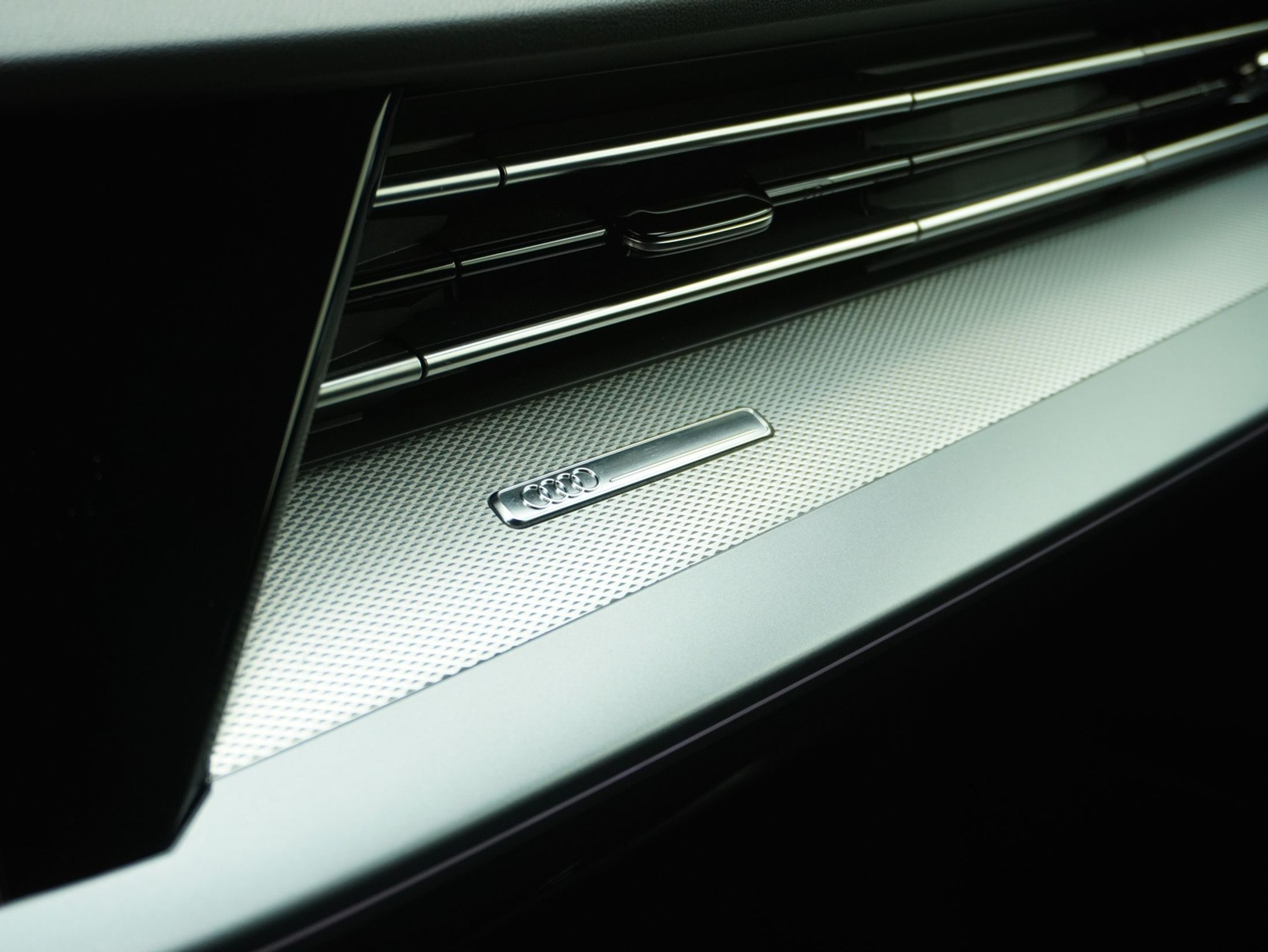 listing desktop thumbnail image 14