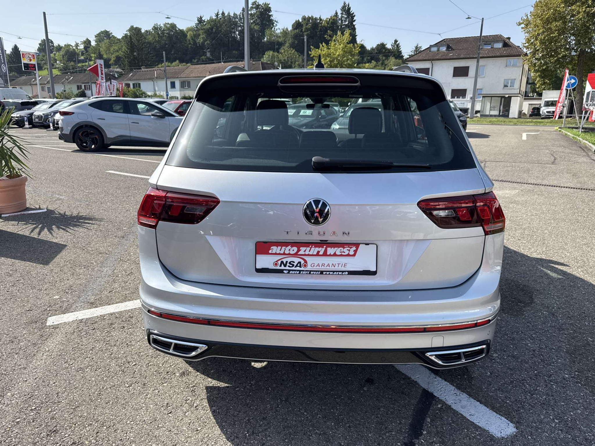 listing desktop thumbnail image 14