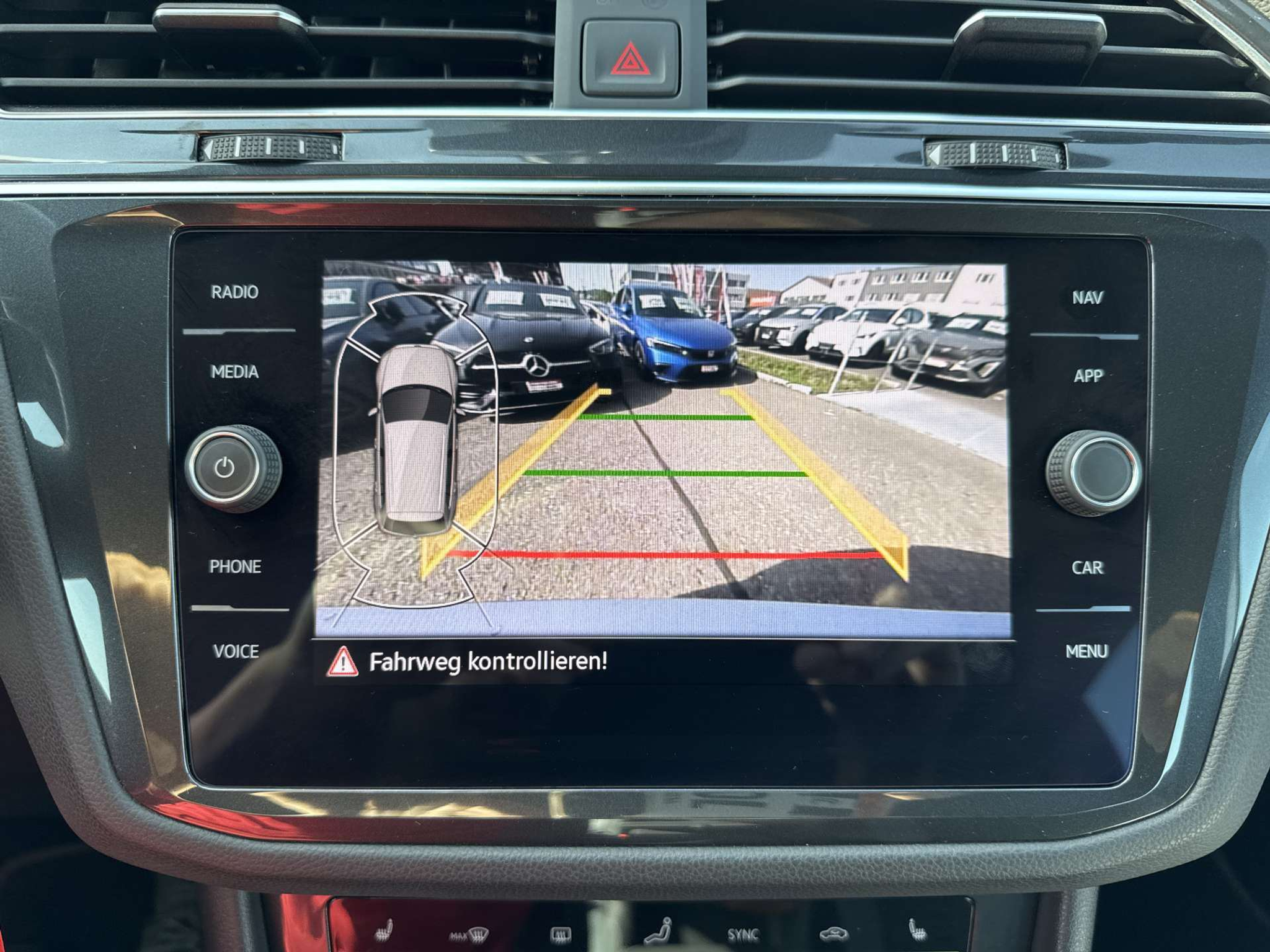 listing desktop thumbnail image 9