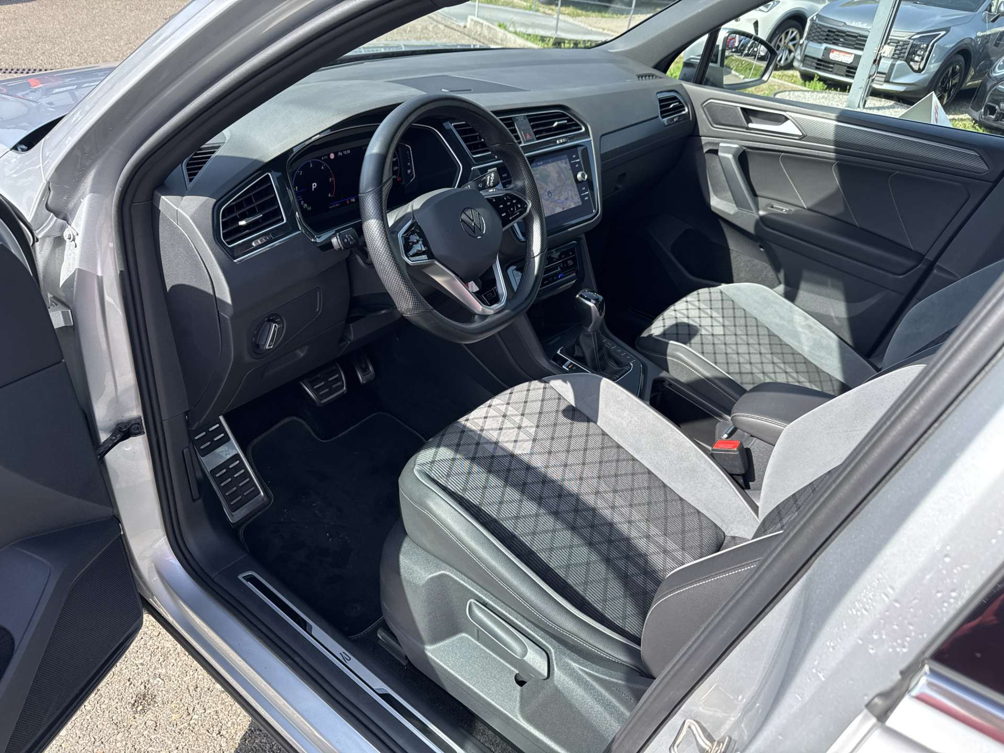 listing desktop thumbnail image 5