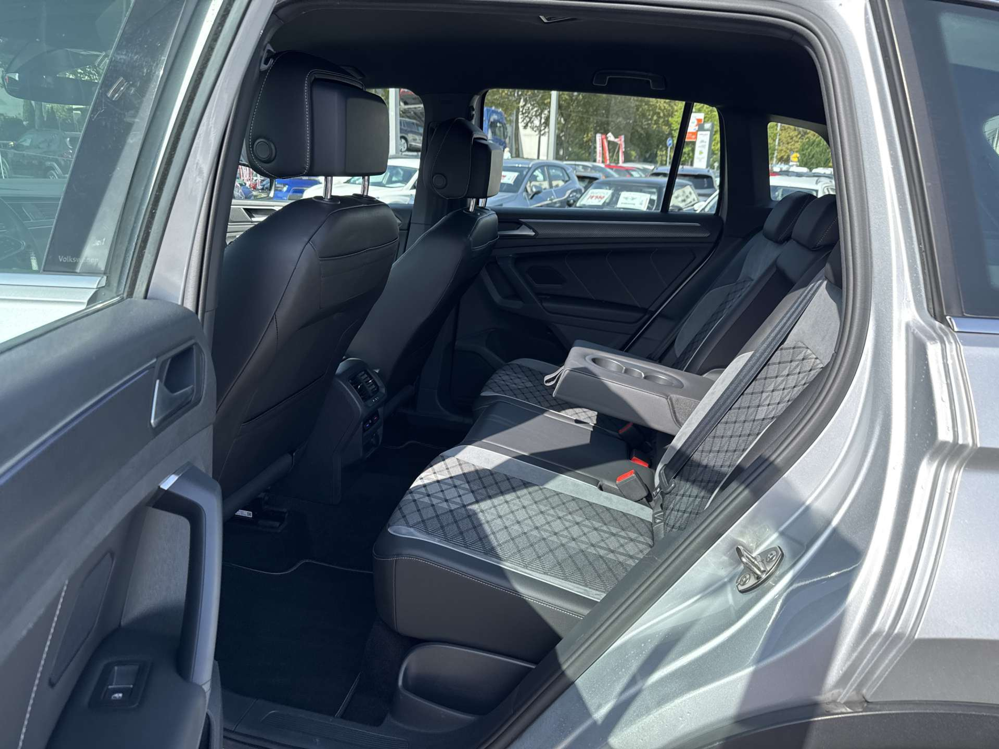 listing desktop thumbnail image 6