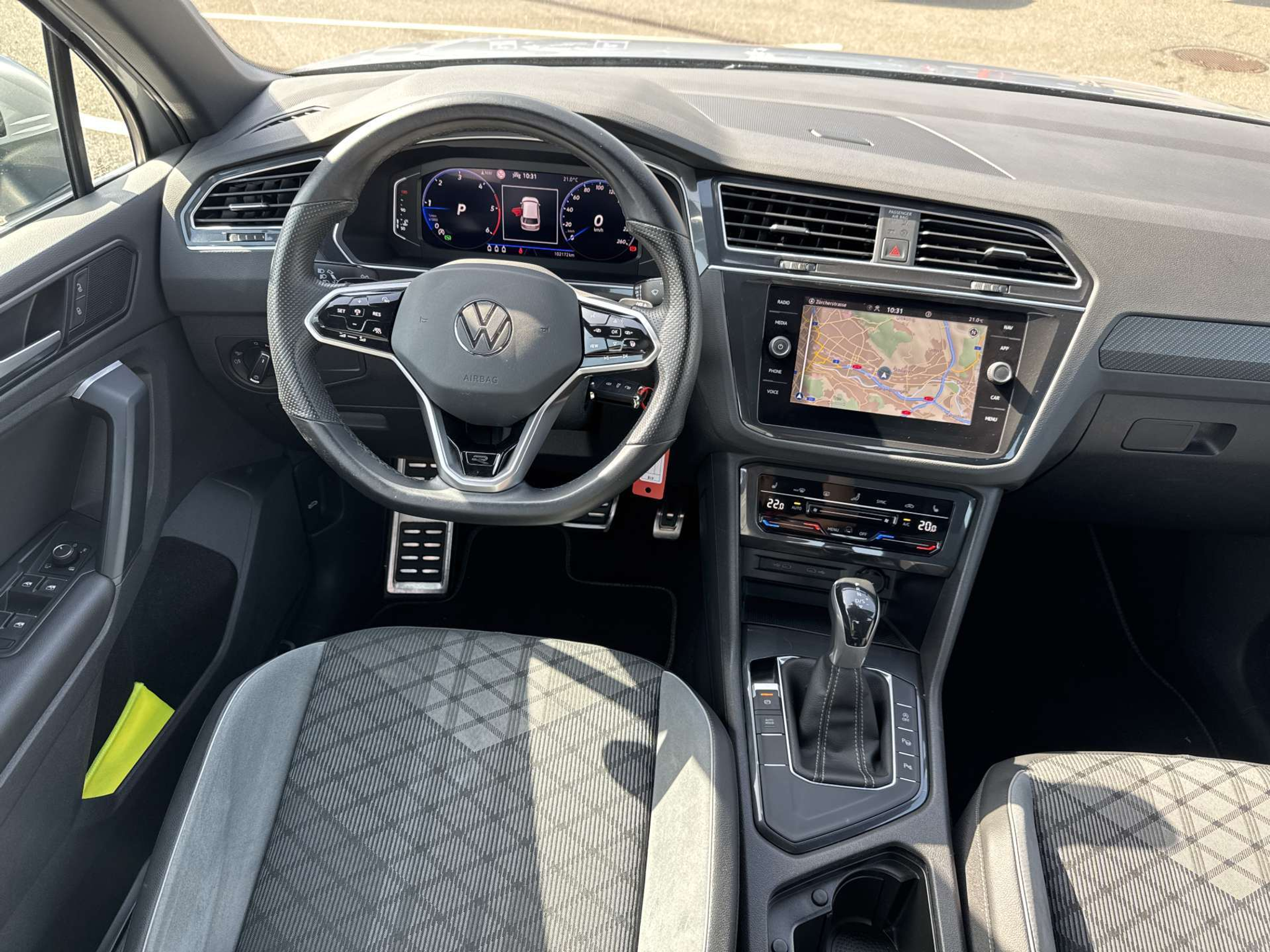 listing desktop thumbnail image 4