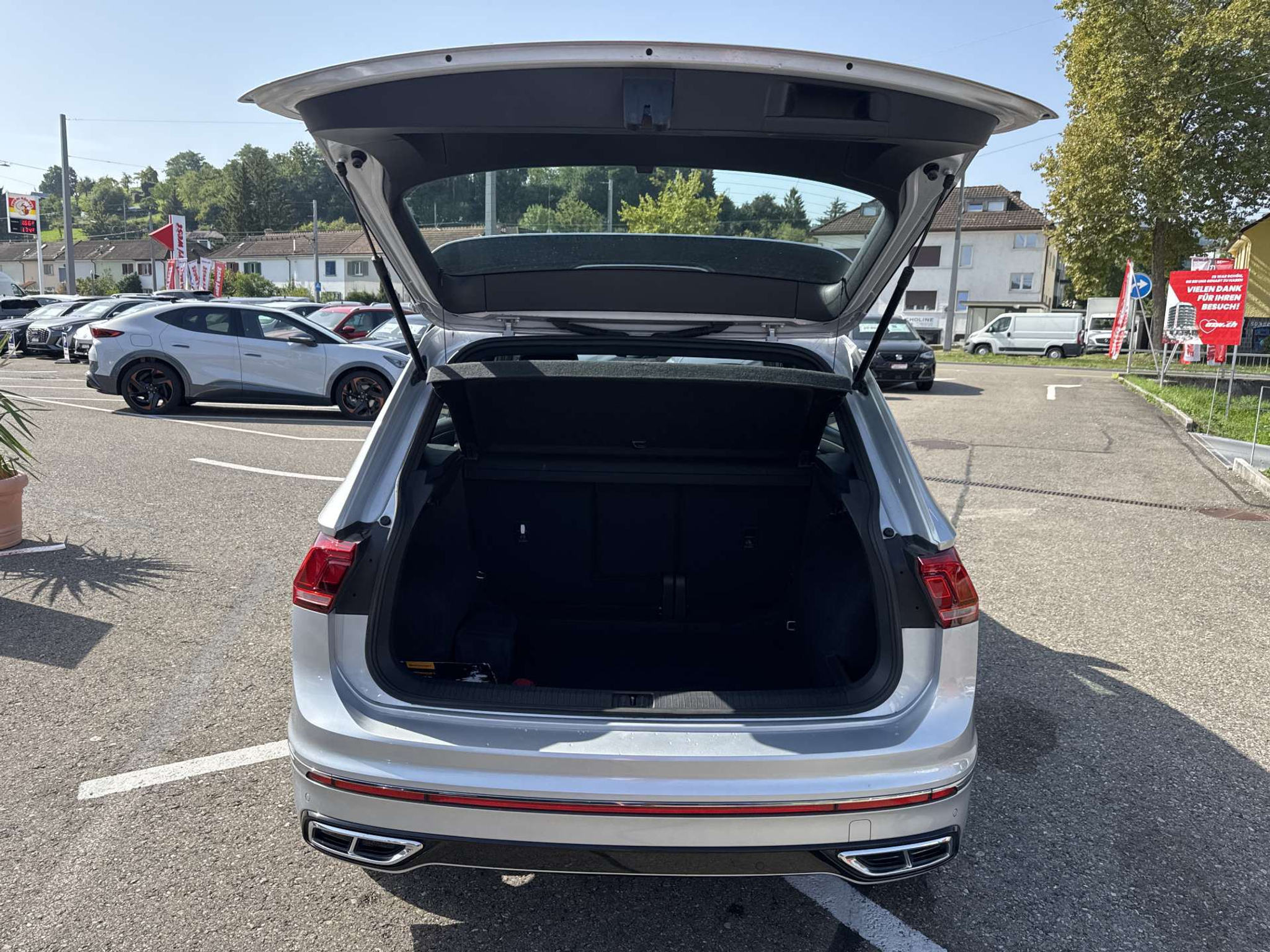 listing desktop thumbnail image 7