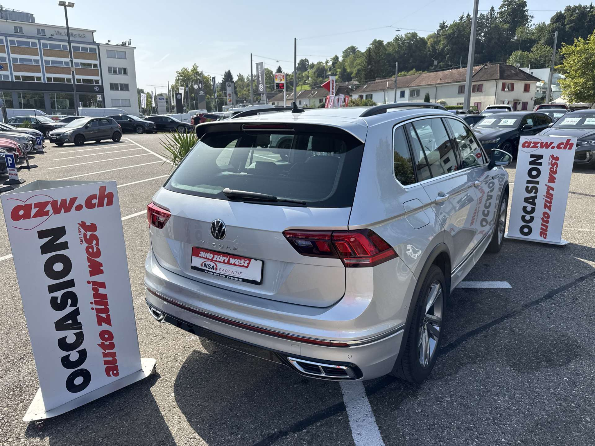 listing desktop thumbnail image 2