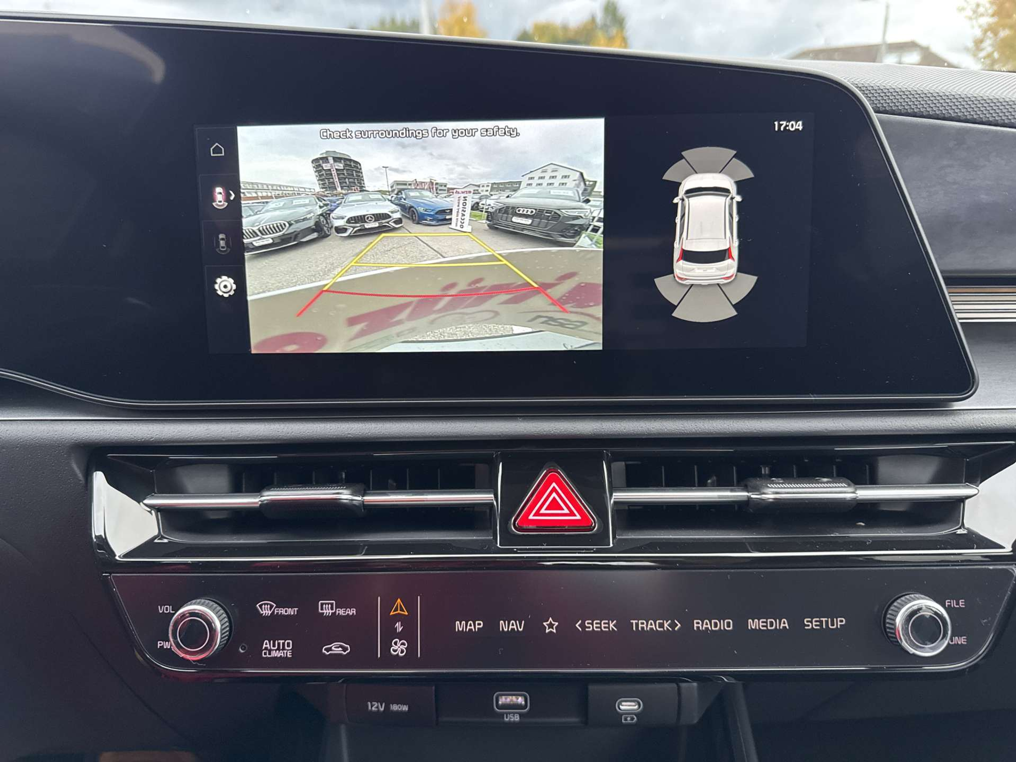 listing desktop thumbnail image 9