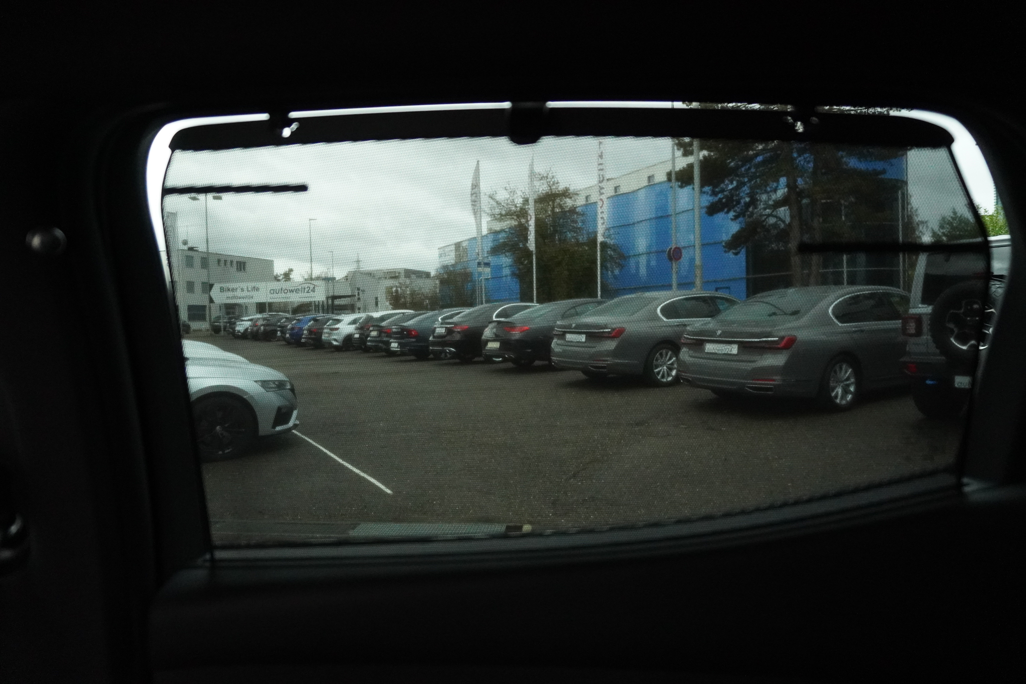 listing desktop thumbnail image 12