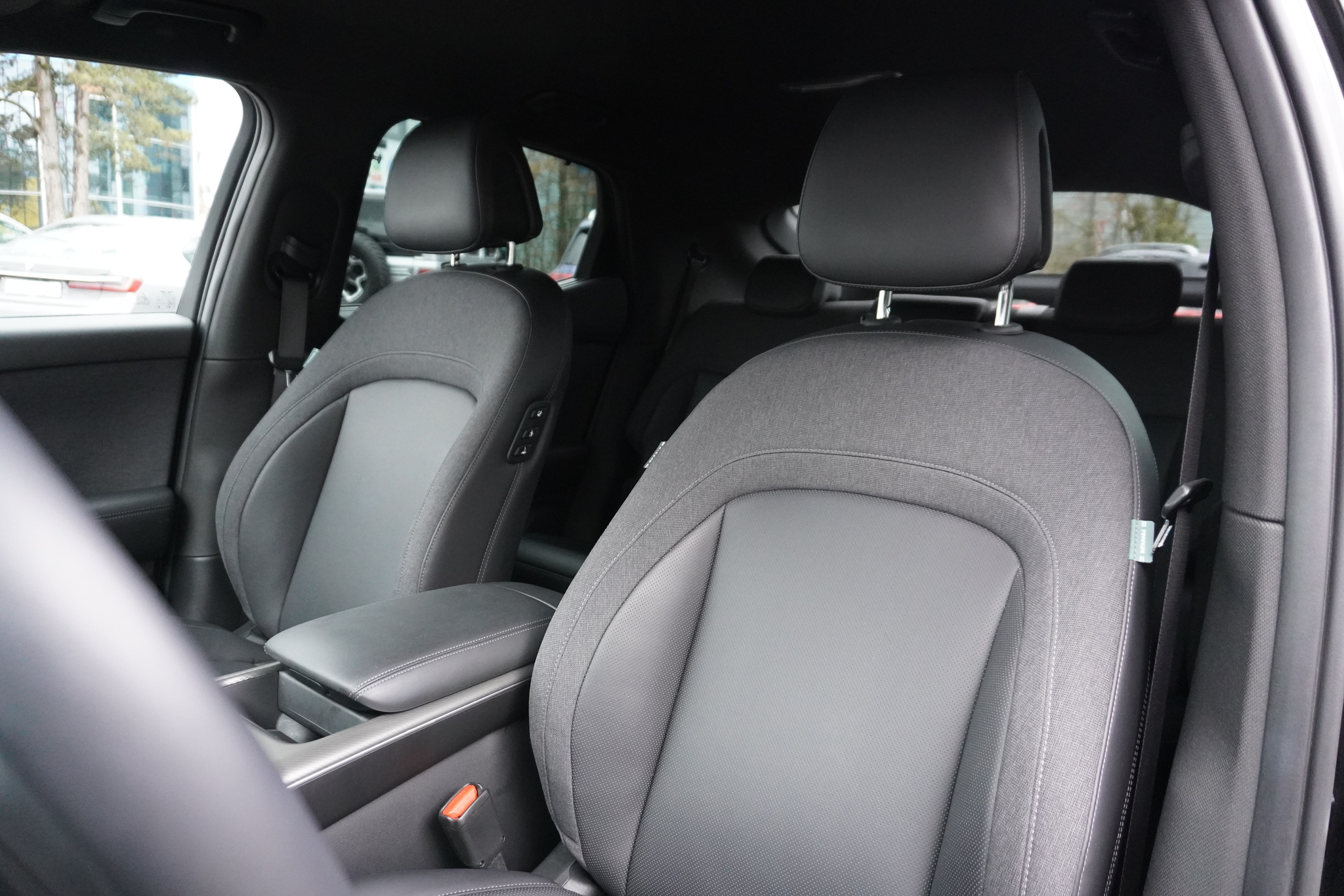 listing desktop thumbnail image 10