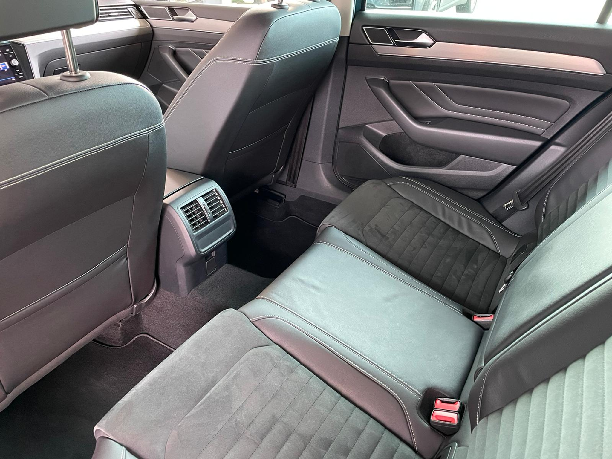 listing desktop thumbnail image 6