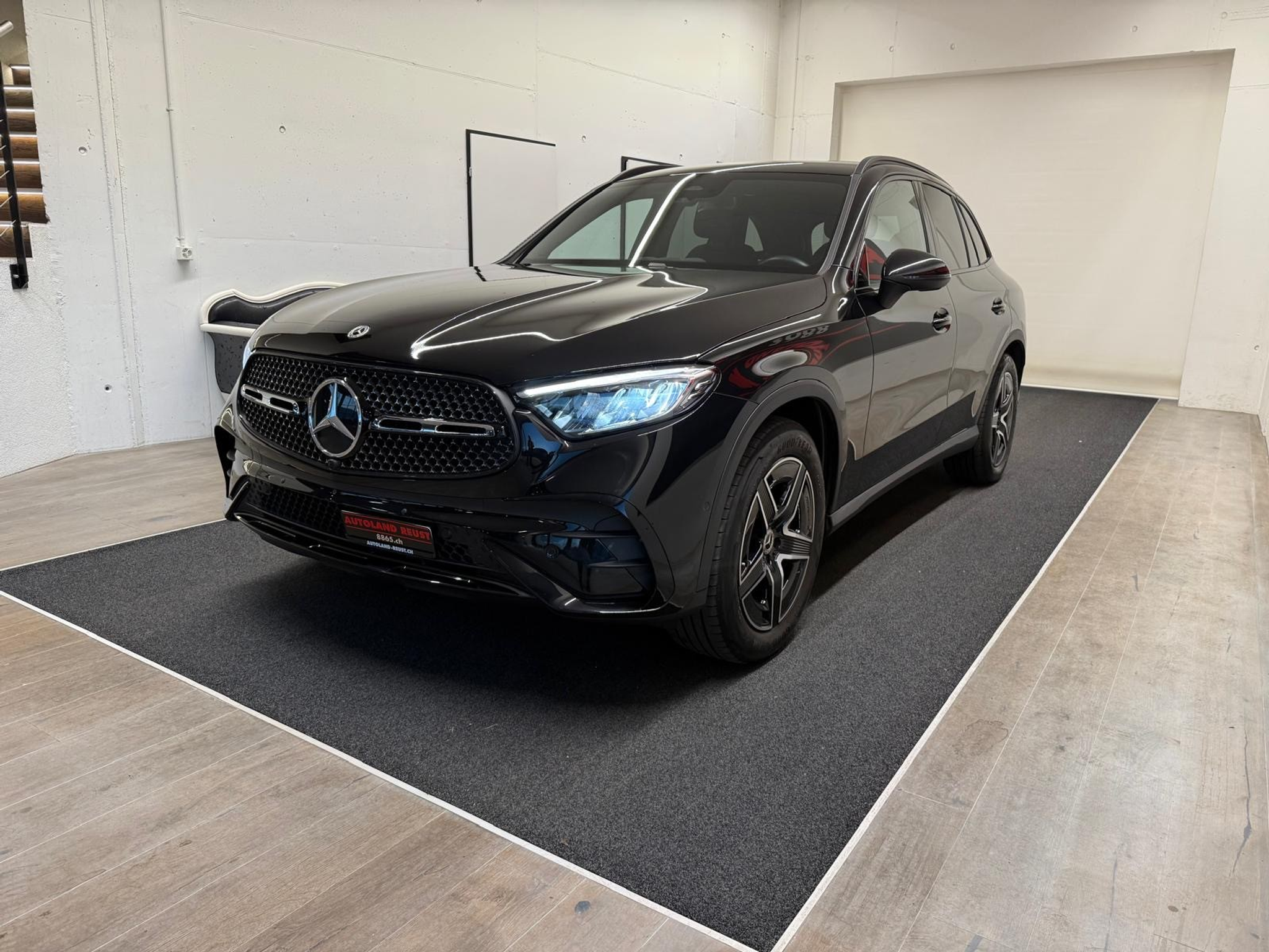 listing desktop thumbnail image 1