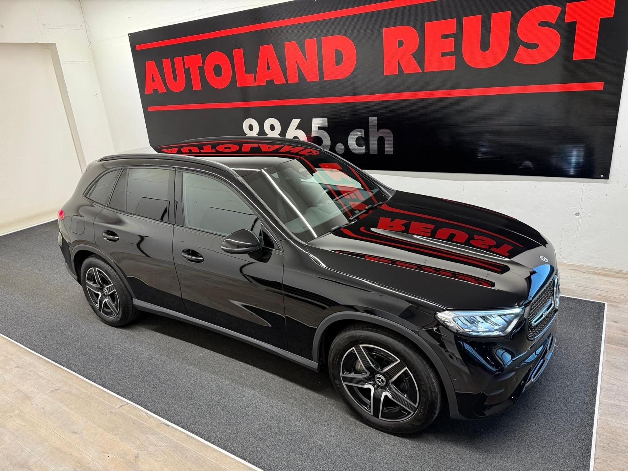 listing desktop thumbnail image 3