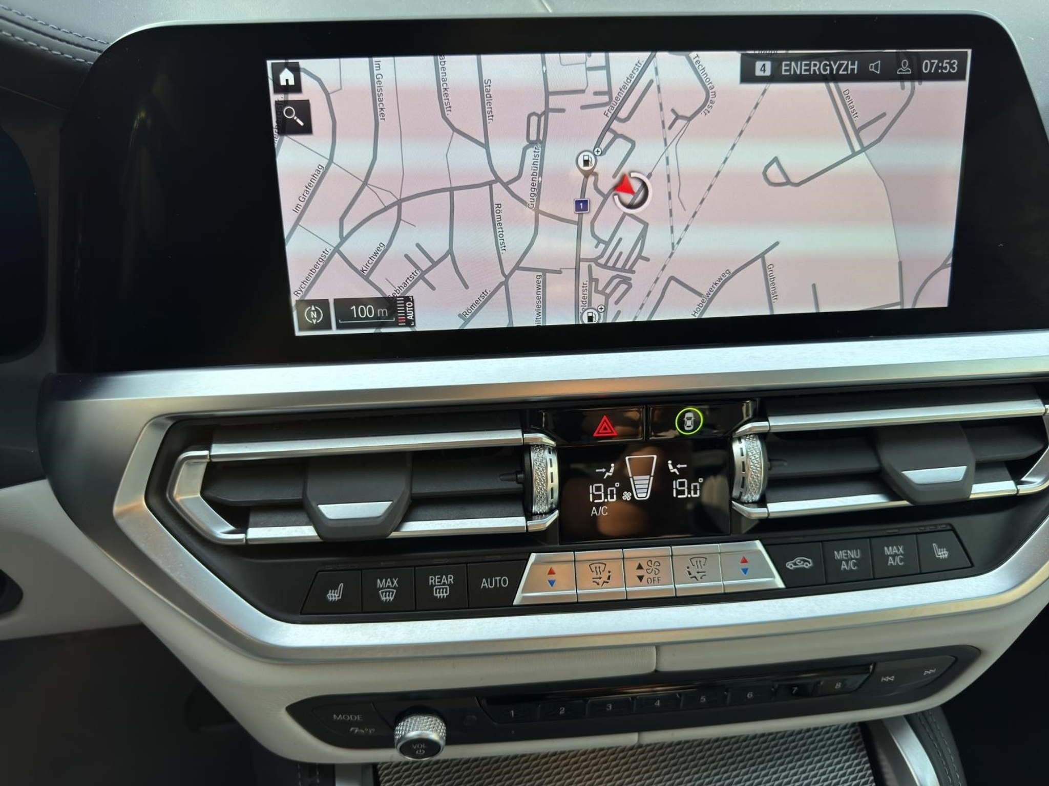 listing desktop thumbnail image 11